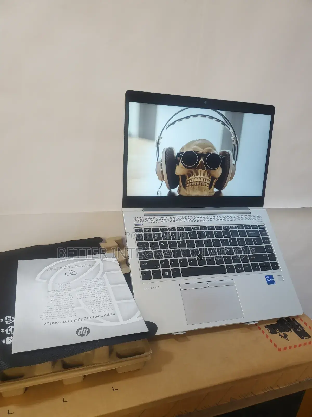 New Laptop HP EliteBook 8560W 12GB Intel Core i5 SSD 1T