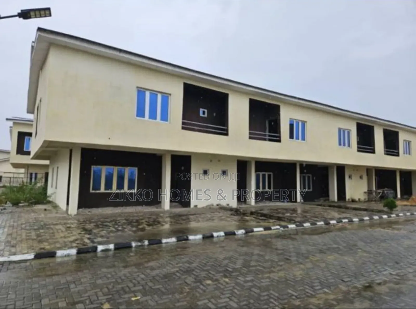 3bdrm Duplex in Awoyaya for sale