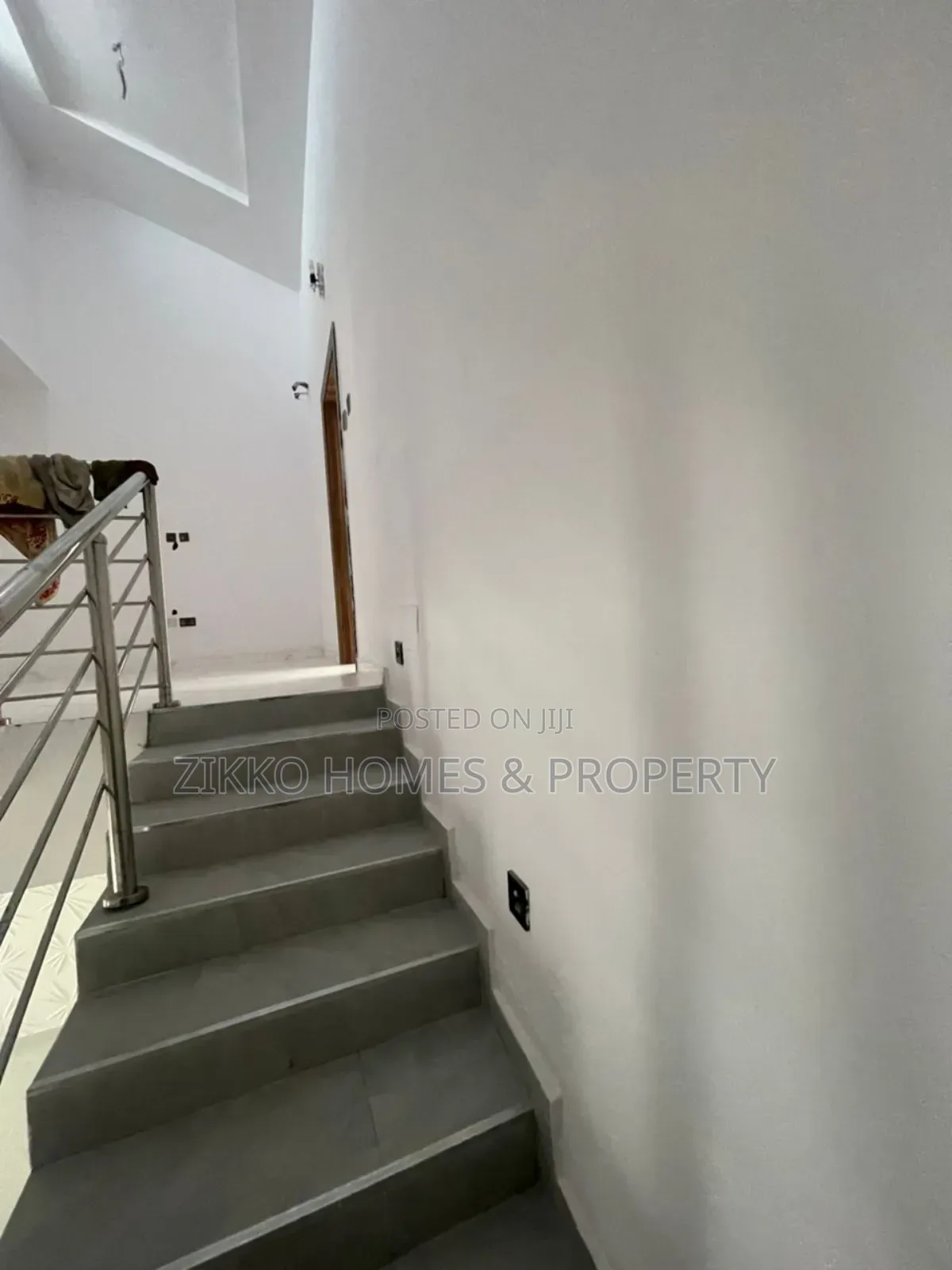 3bdrm Duplex in Awoyaya for sale