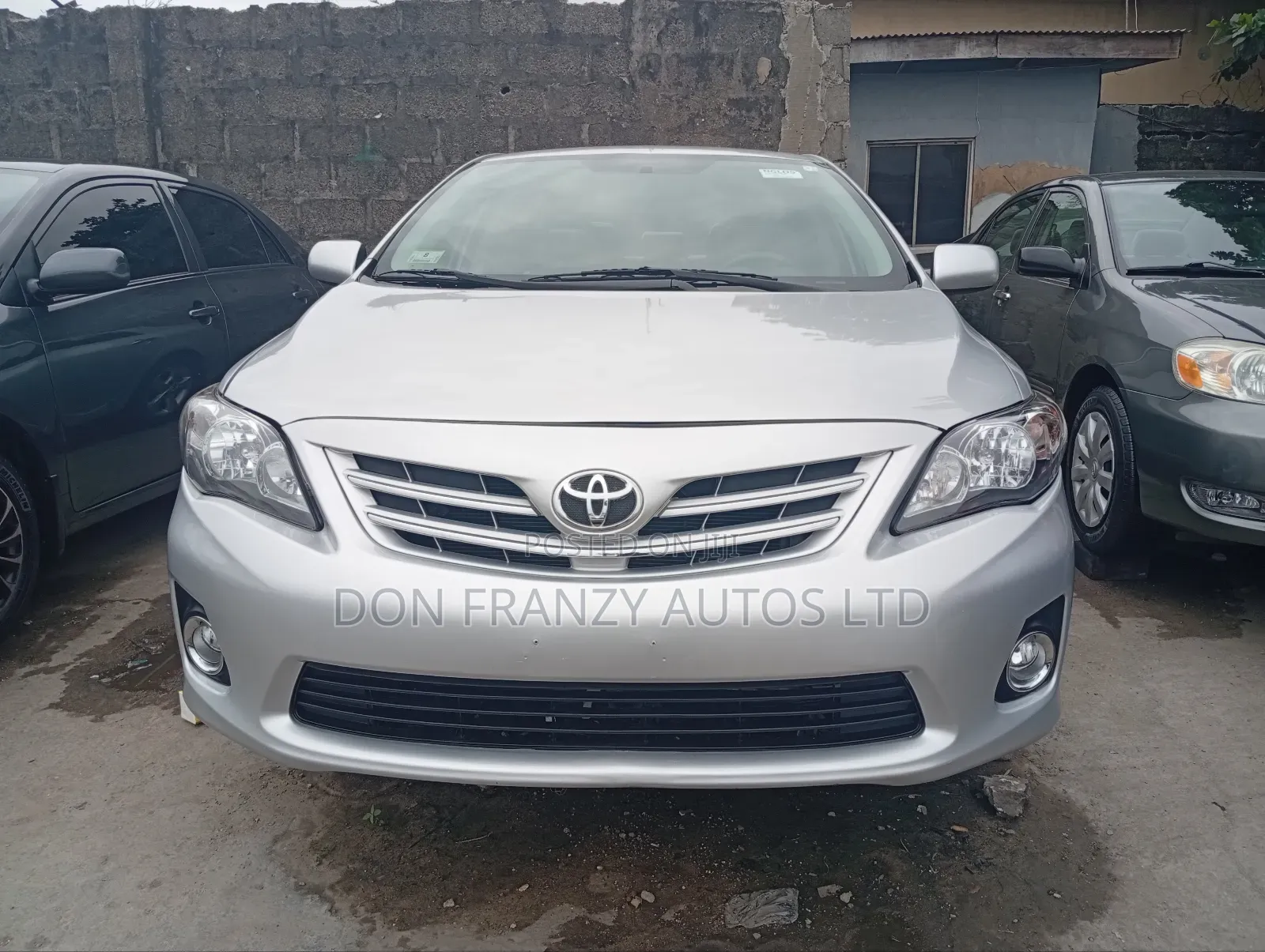 Toyota Corolla LE 4dr Sedan (1.8L 4cyl 4A) 2013 Silver