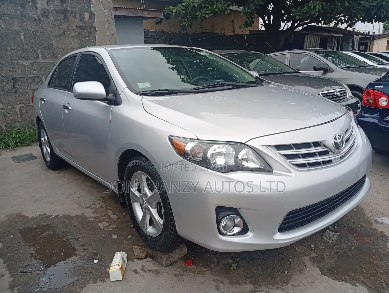 Toyota Corolla LE 4dr Sedan (1.8L 4cyl 4A) 2013 Silver