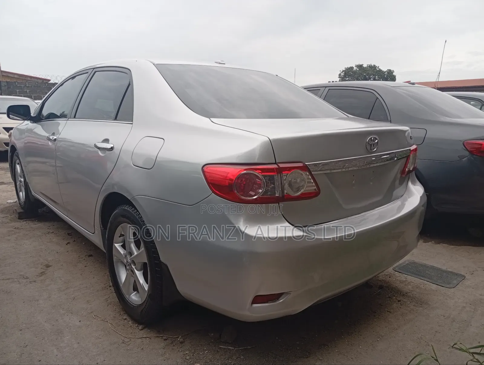 Toyota Corolla LE 4dr Sedan (1.8L 4cyl 4A) 2013 Silver