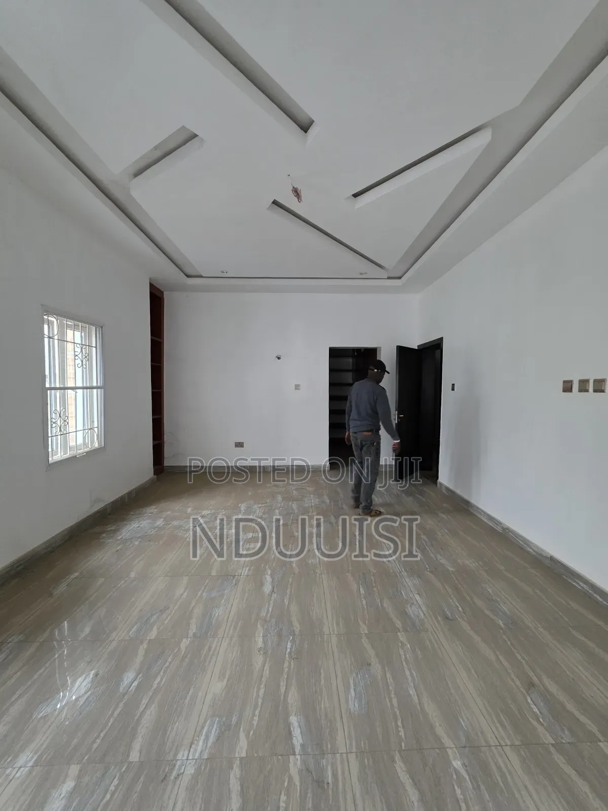 5bdrm Duplex in Idu for sale