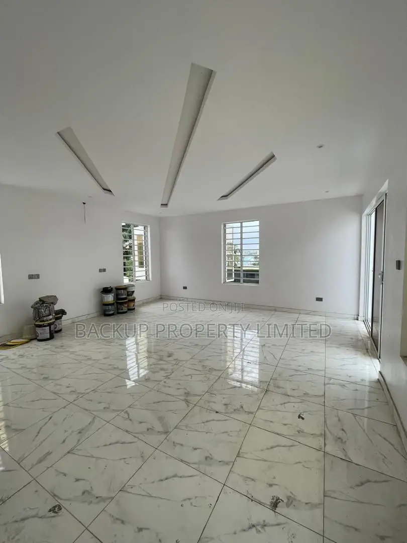 5bdrm Duplex in Opebi for sale