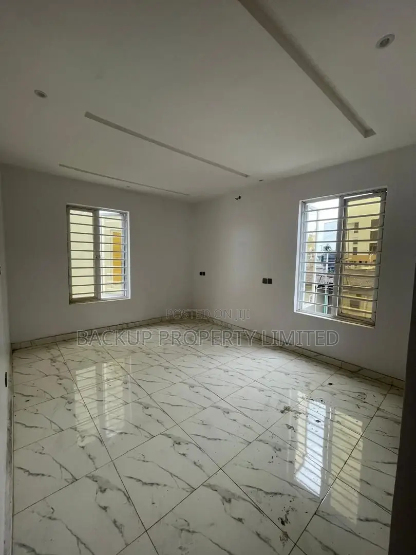 5bdrm Duplex in Opebi for sale