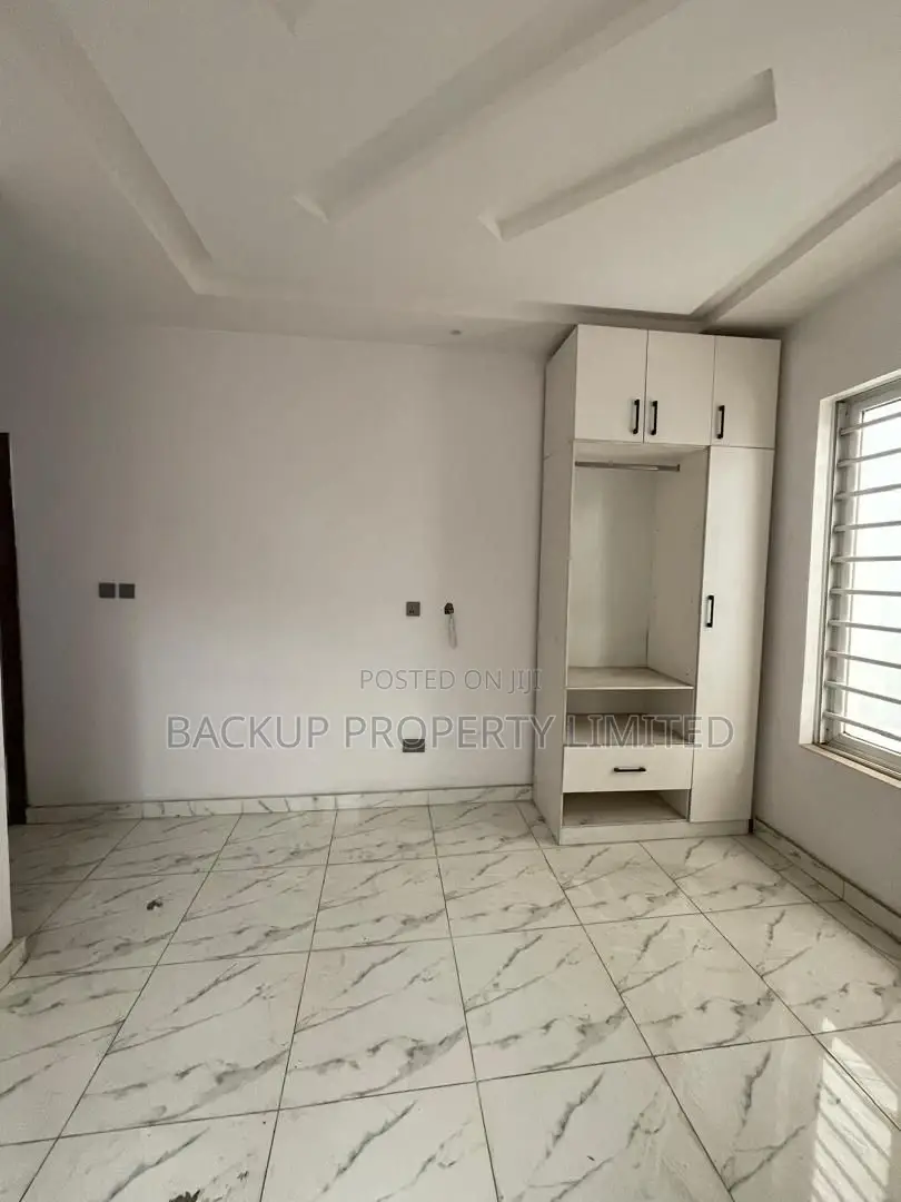 5bdrm Duplex in Opebi for sale