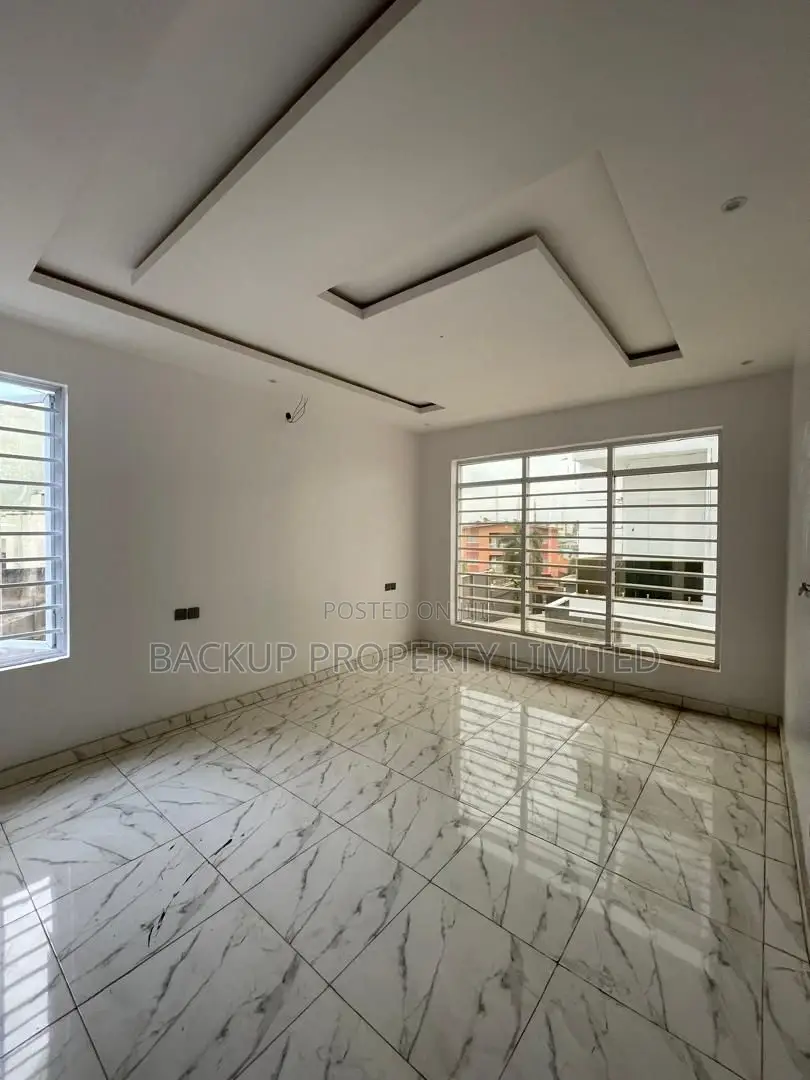 5bdrm Duplex in Opebi for sale