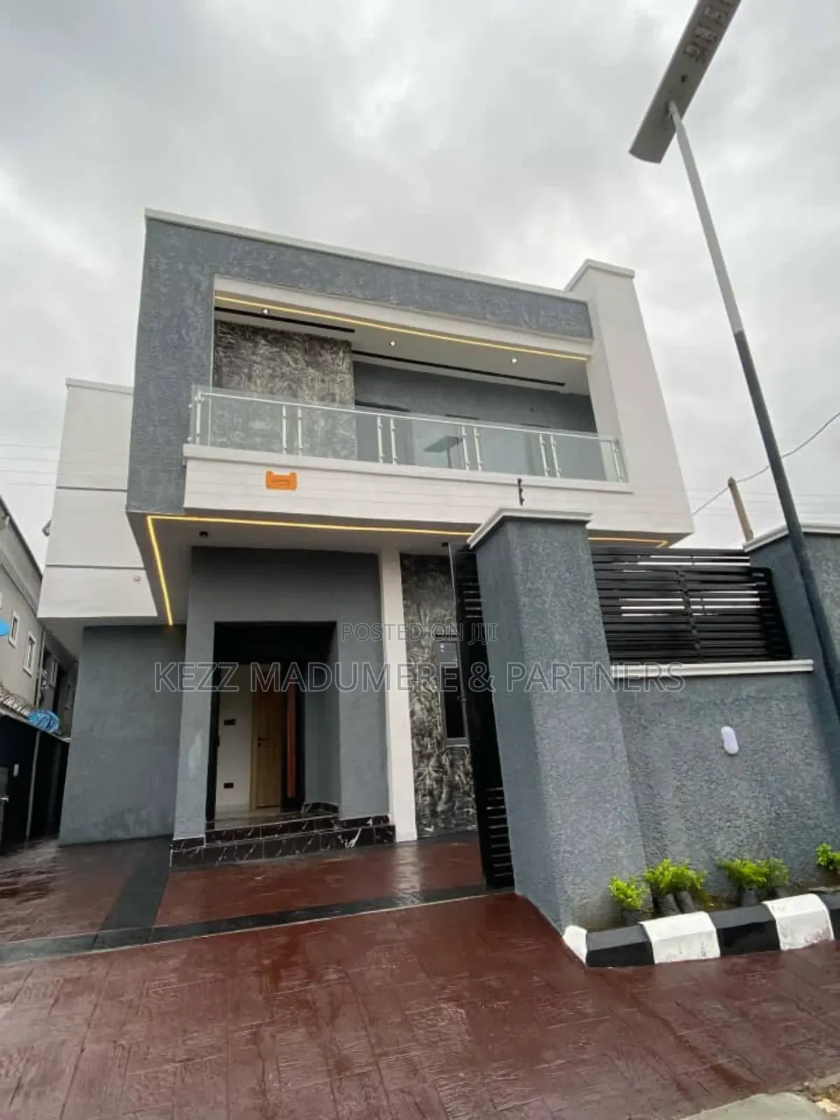 3bdrm Duplex in Gated Estate , for sale
