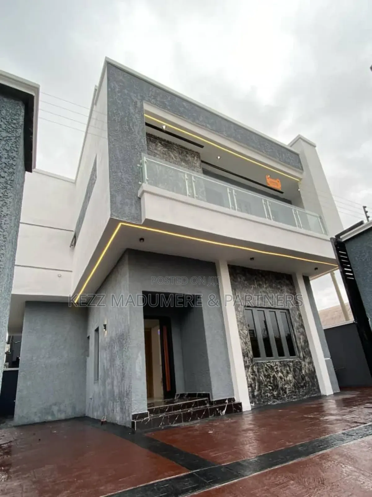 3bdrm Duplex in Gated Estate , for sale