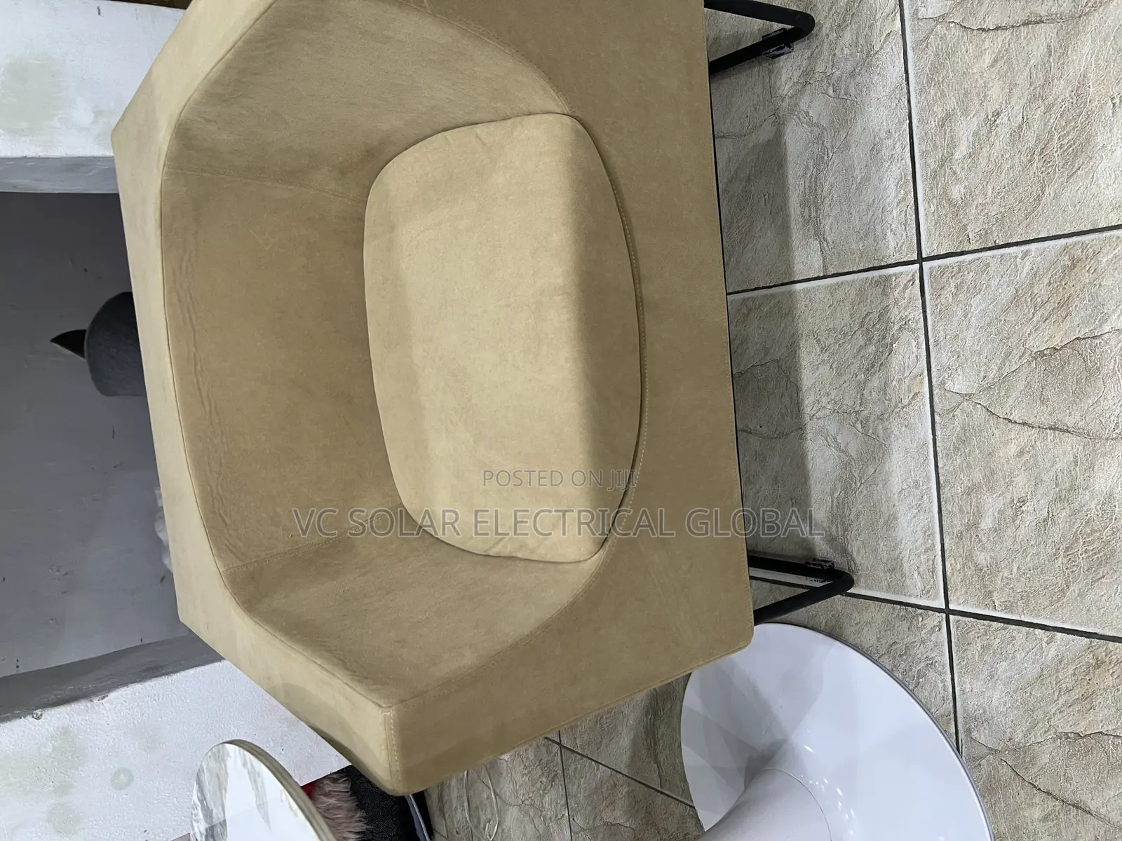 Carton Brown Accent Chairs