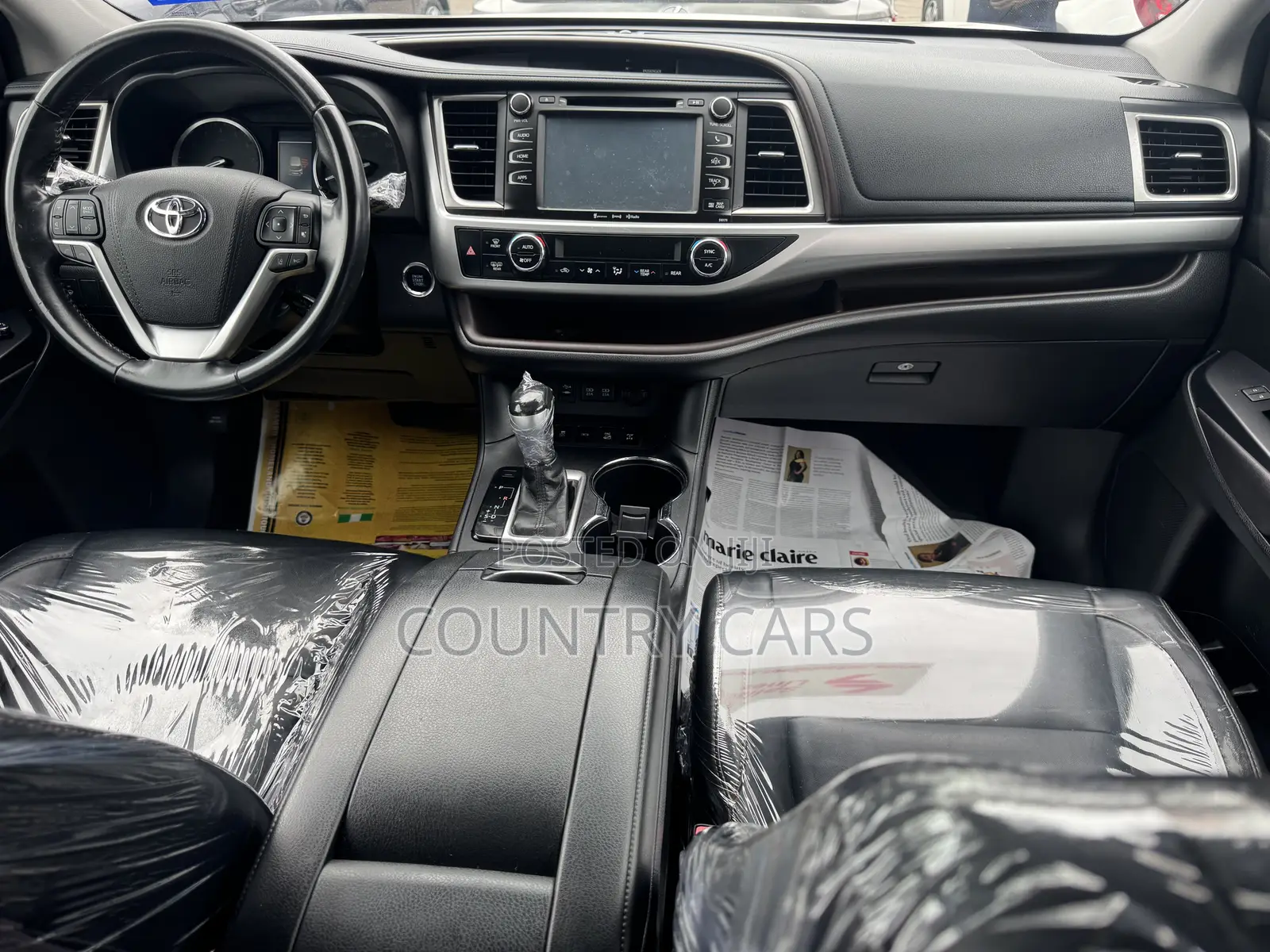 Toyota Highlander XLE 4x4 V6 (3.5L 6cyl 8A) 2017 White