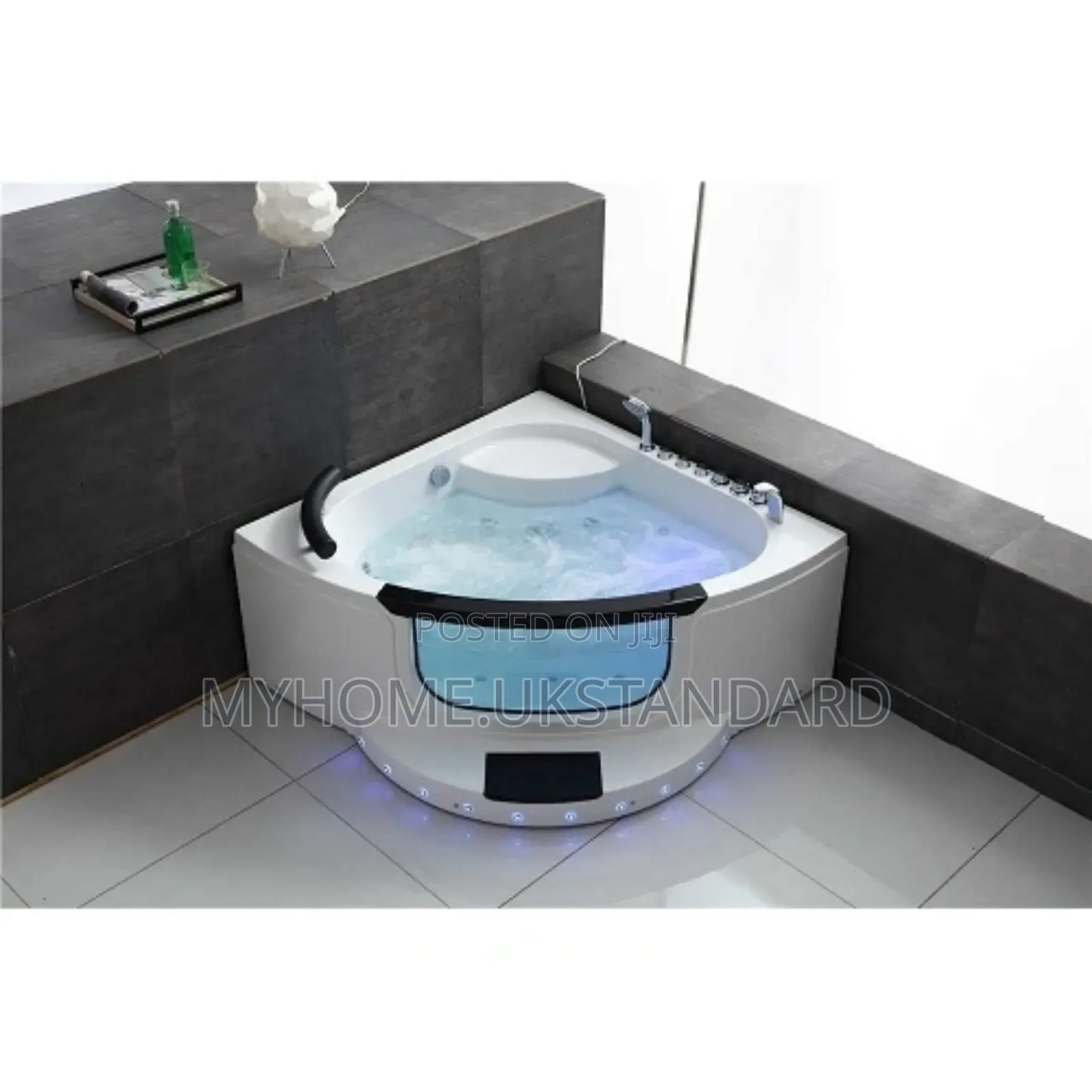 Acylic Freestanding Jacuzzi With Light and Massage
