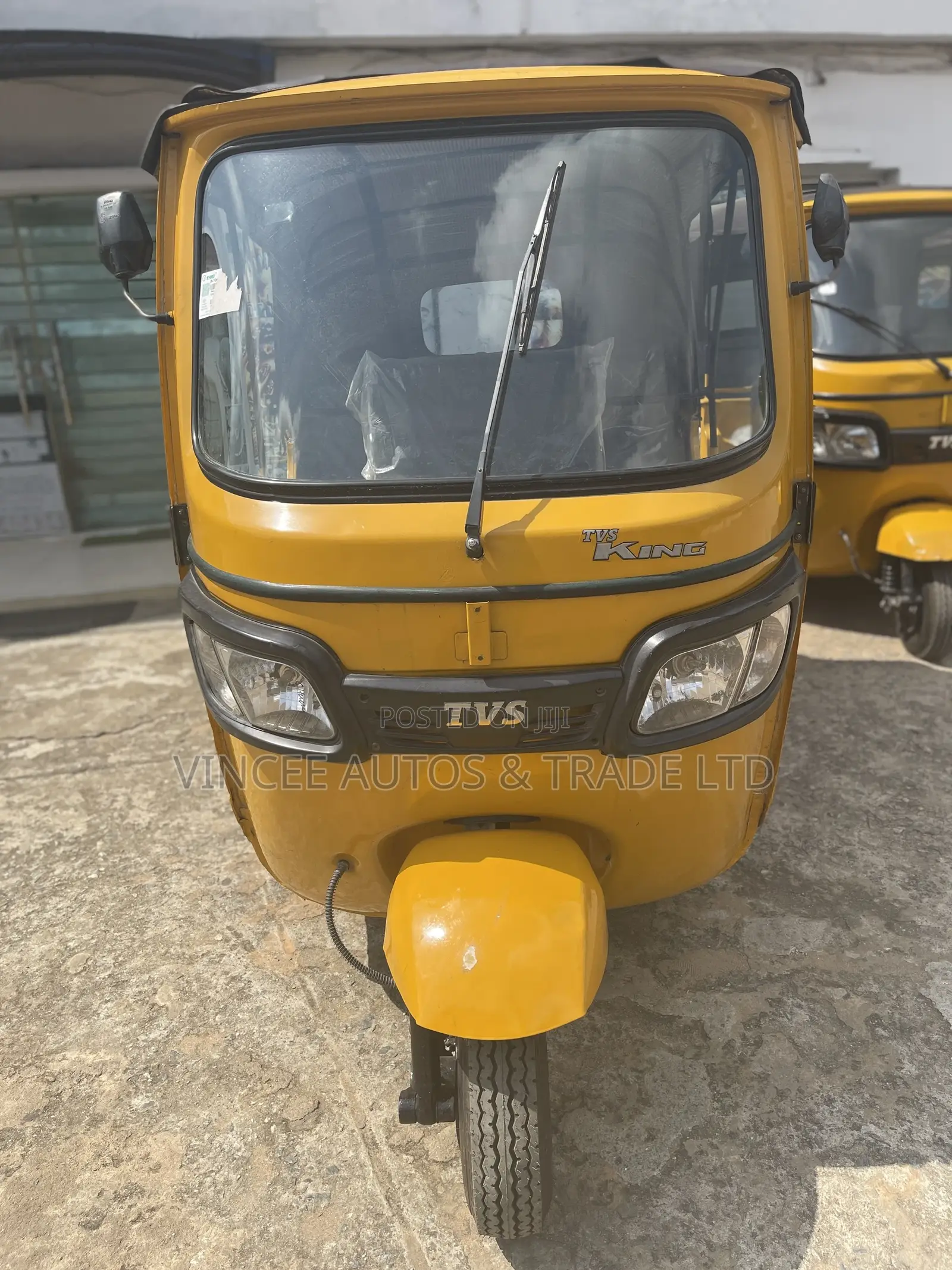 TVS King Cargo 2022 Yellow