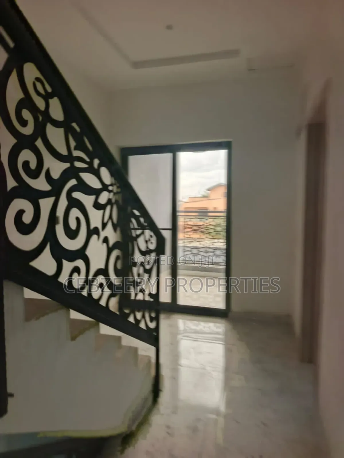 3bdrm Townhouse / Terrace in Omole Phase 1 for rent