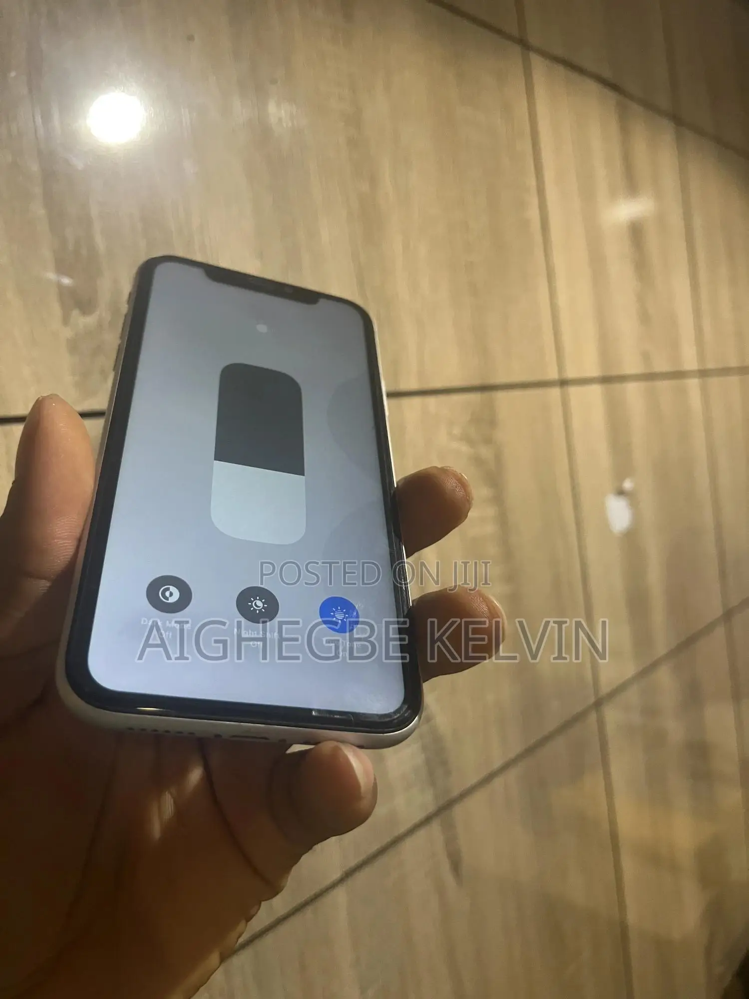Apple iPhone XR 64 GB White