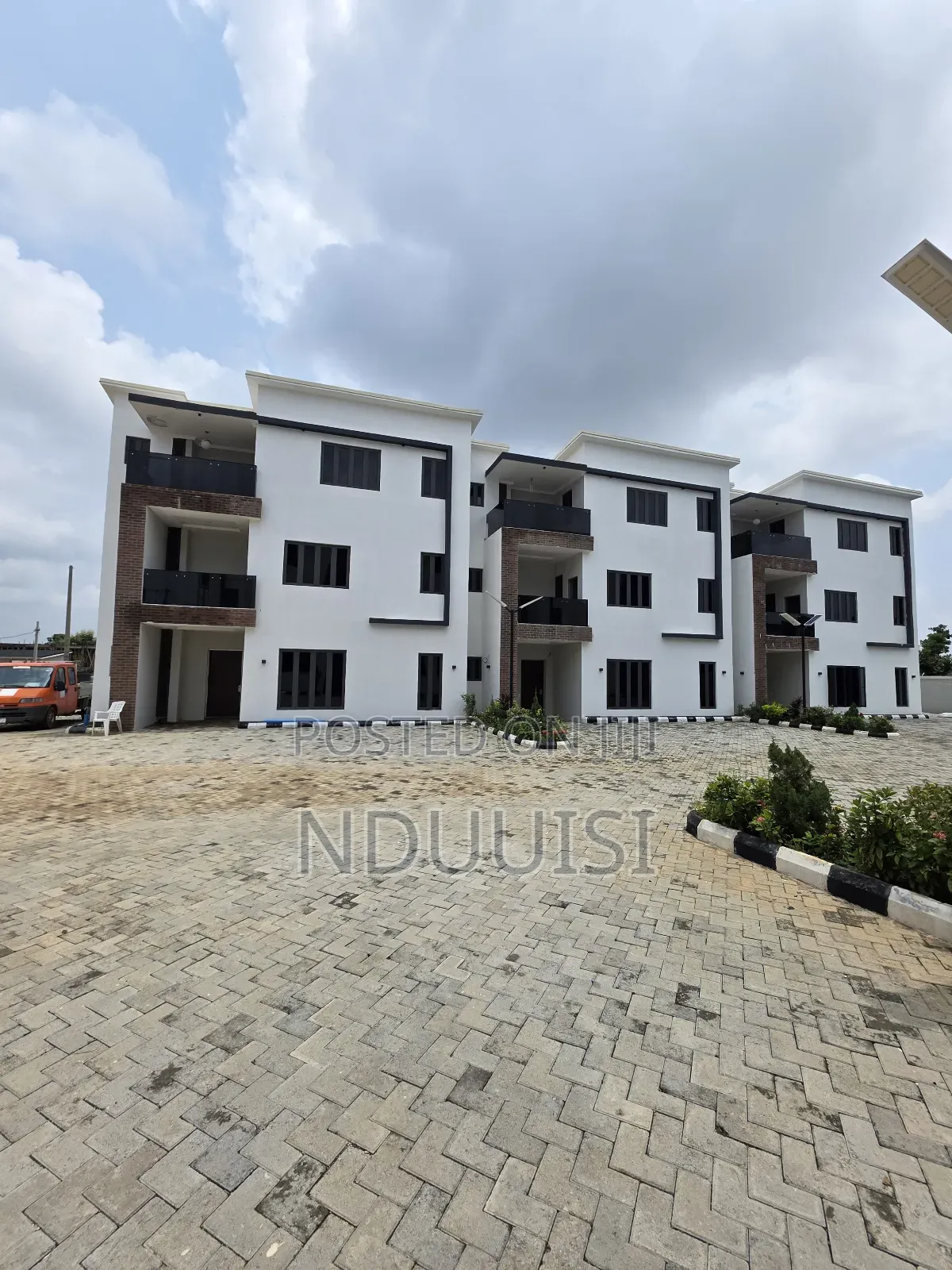 4bdrm Duplex in Life Camp for sale
