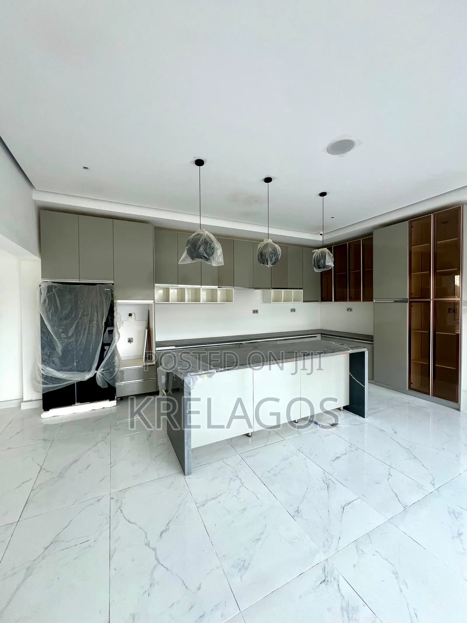 5bdrm Duplex in Osapa London for sale