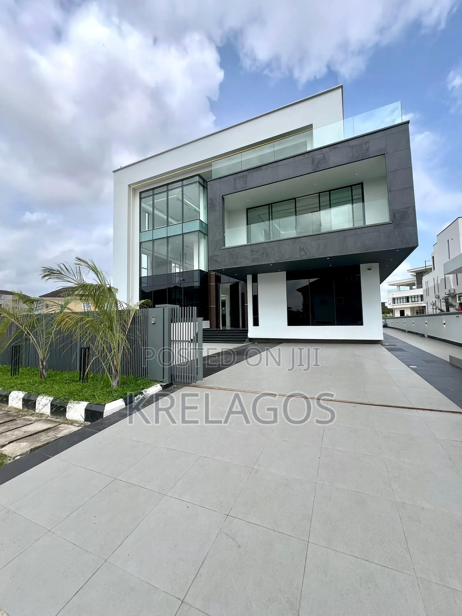 5bdrm Duplex in Osapa london for sale
