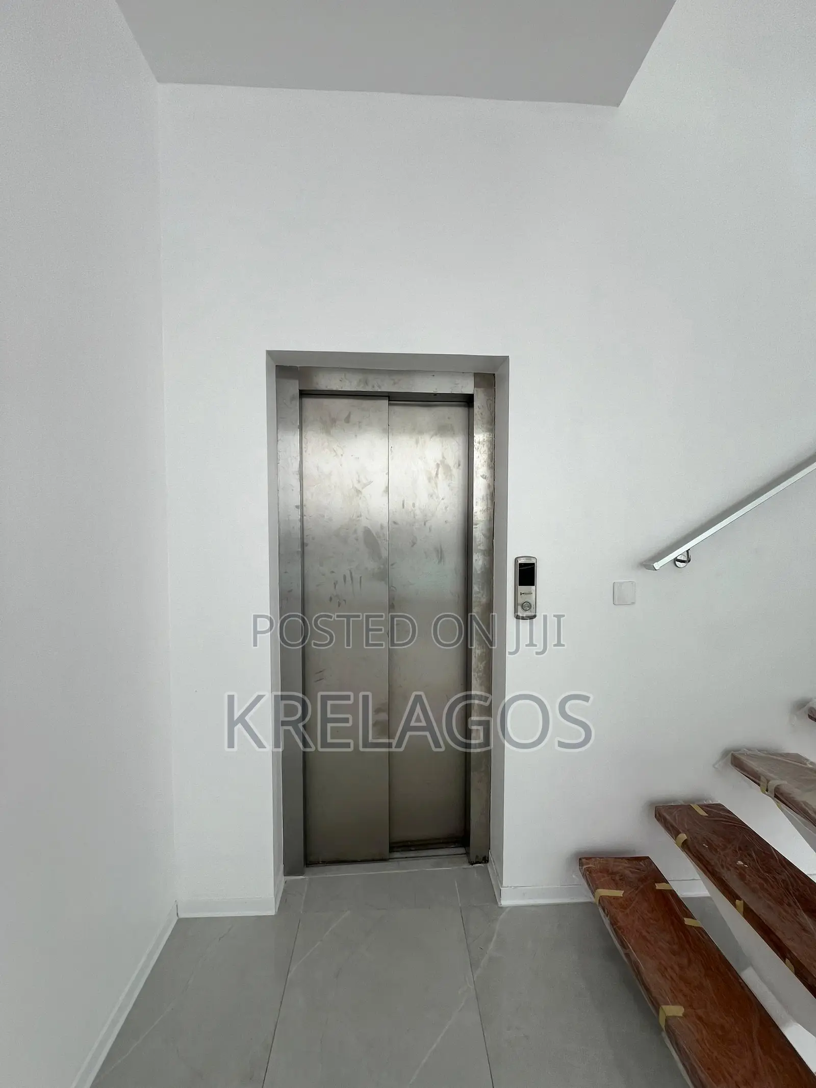 5bdrm Duplex in Ikate for sale