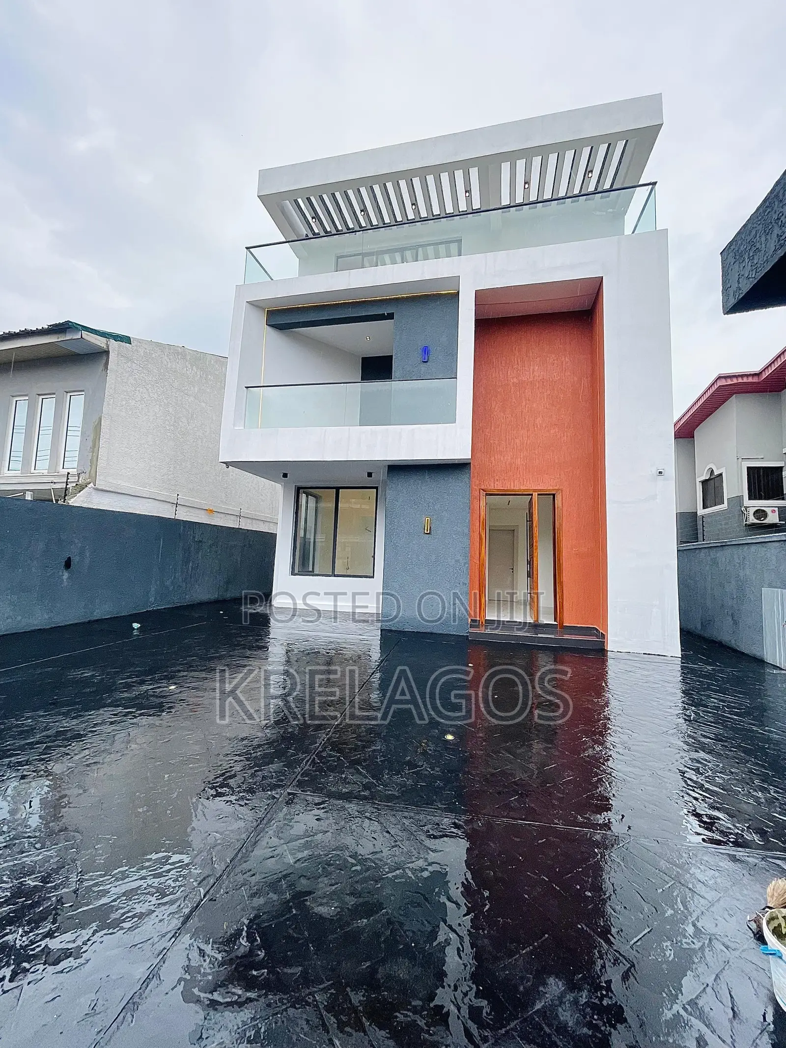 5bdrm Duplex in Lekki Phase 1 for sale
