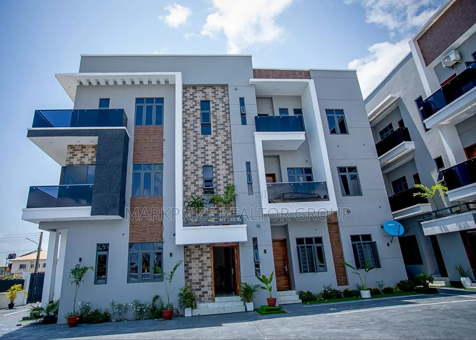 2bdrm Apartment in Lekki Scheme 2 for sale