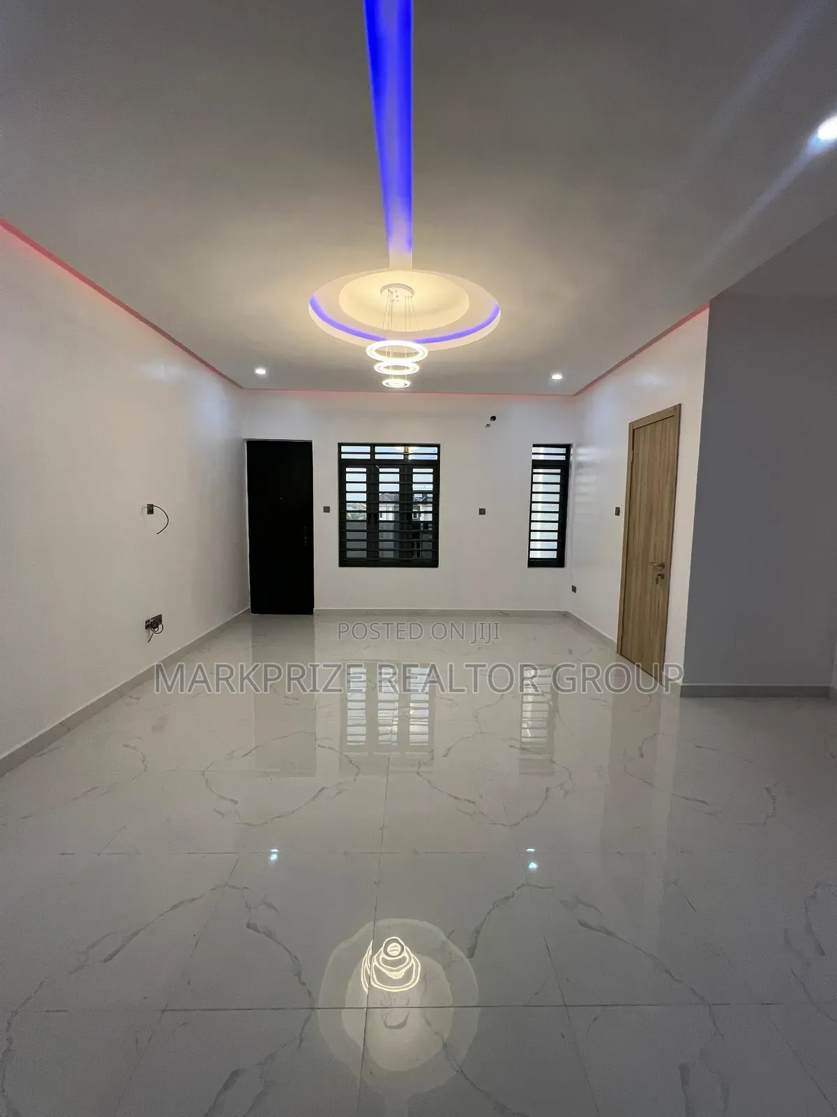 2bdrm Apartment in Lekki Scheme 2 for sale