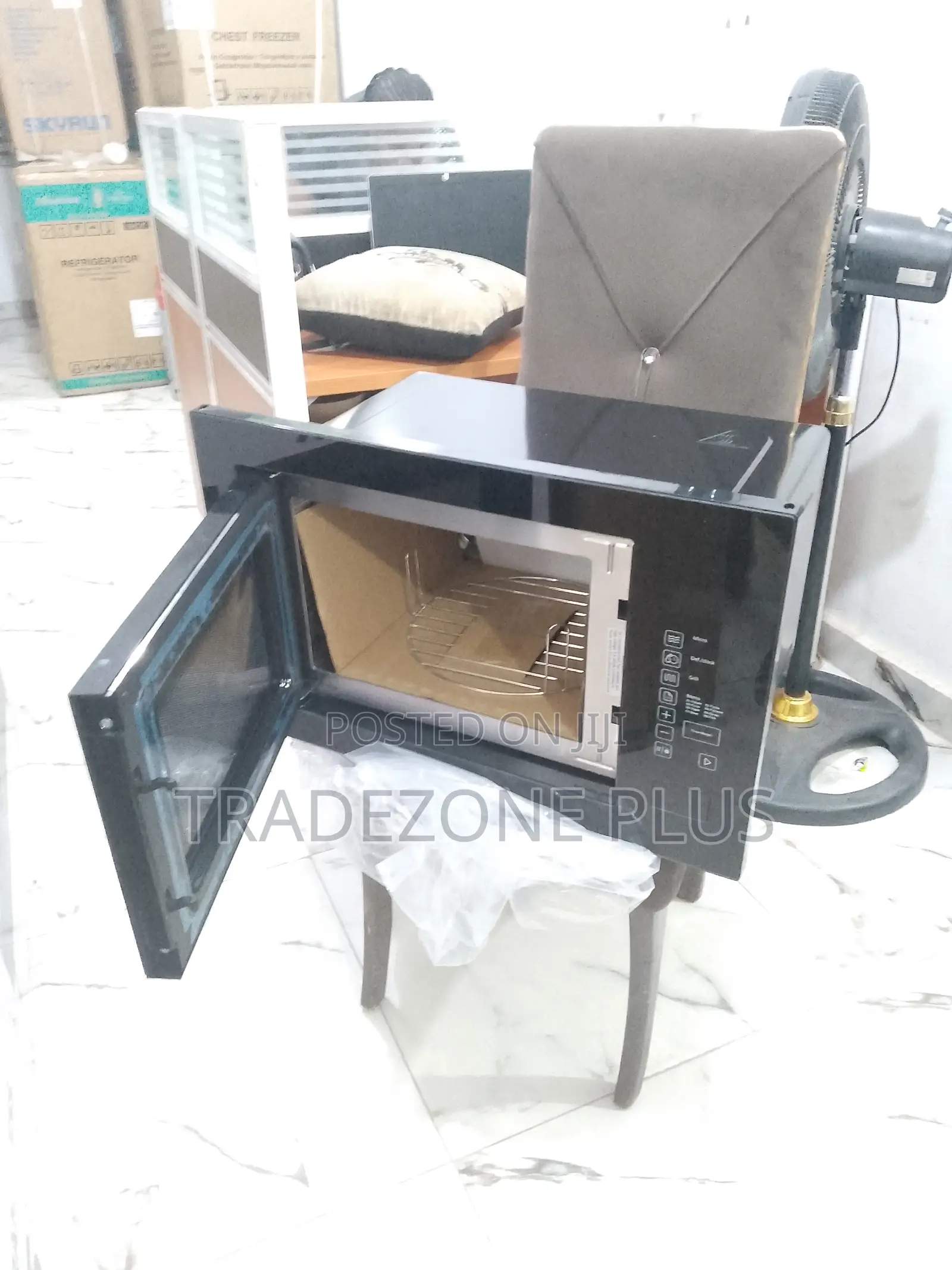 Premium Aesthetics With Homestar Inbuilt Microwave 25l