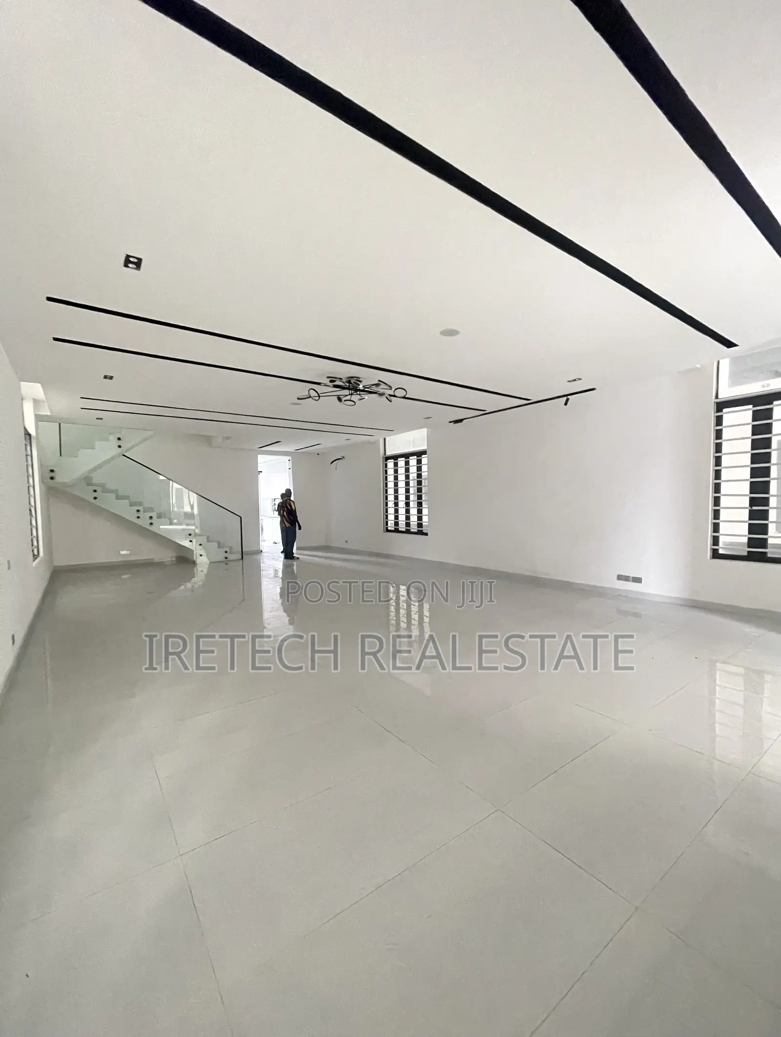 5bdrm Duplex in Orchid Road Lekki for sale