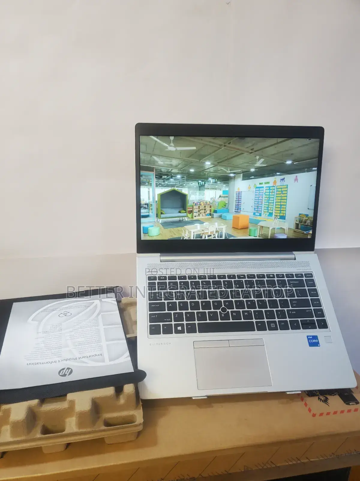 New Laptop HP EliteBook 8760W 8GB Intel Core i5 SSD 256GB