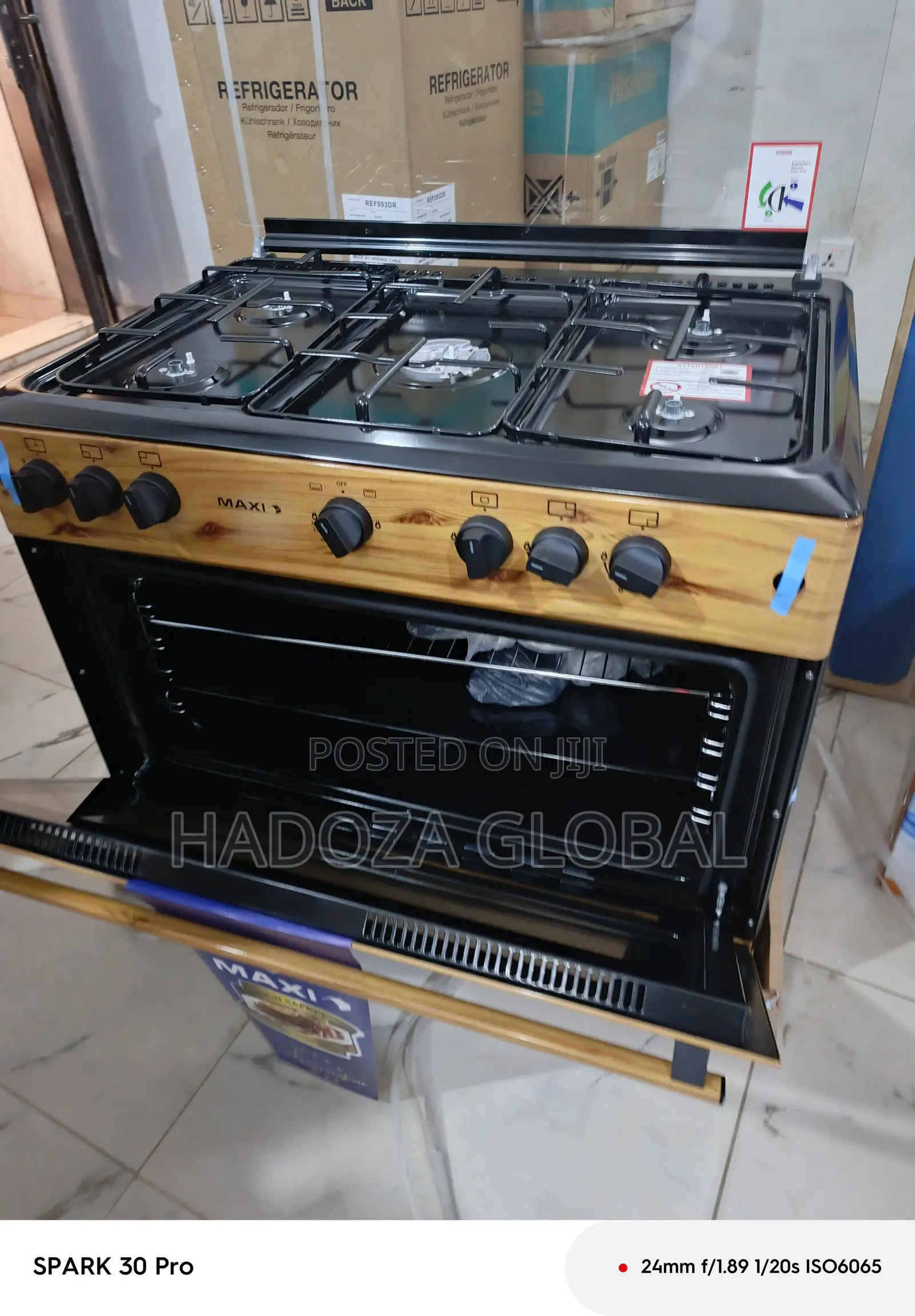 Family-sized 5 Burner Gas Cooker With Inbuilt Oven