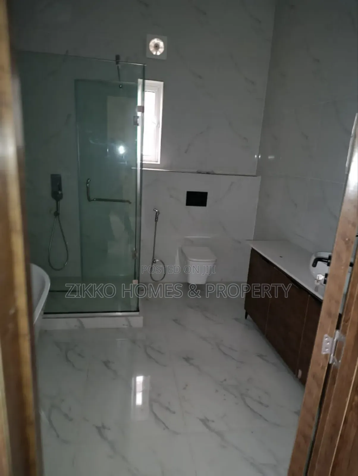 4bdrm Townhouse/Terrace in Ajah for sale