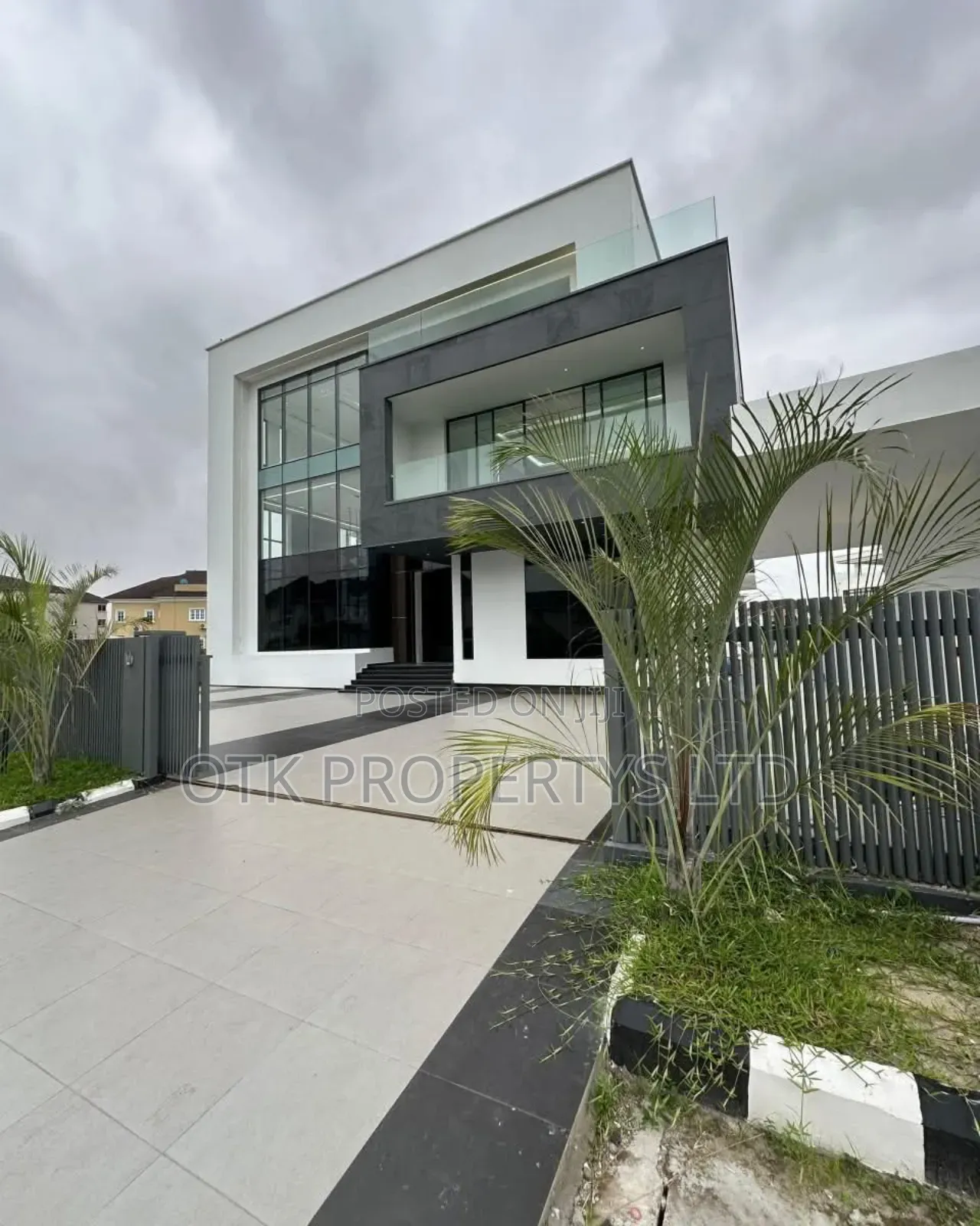 5bdrm Duplex in Osapa London Lekki for sale