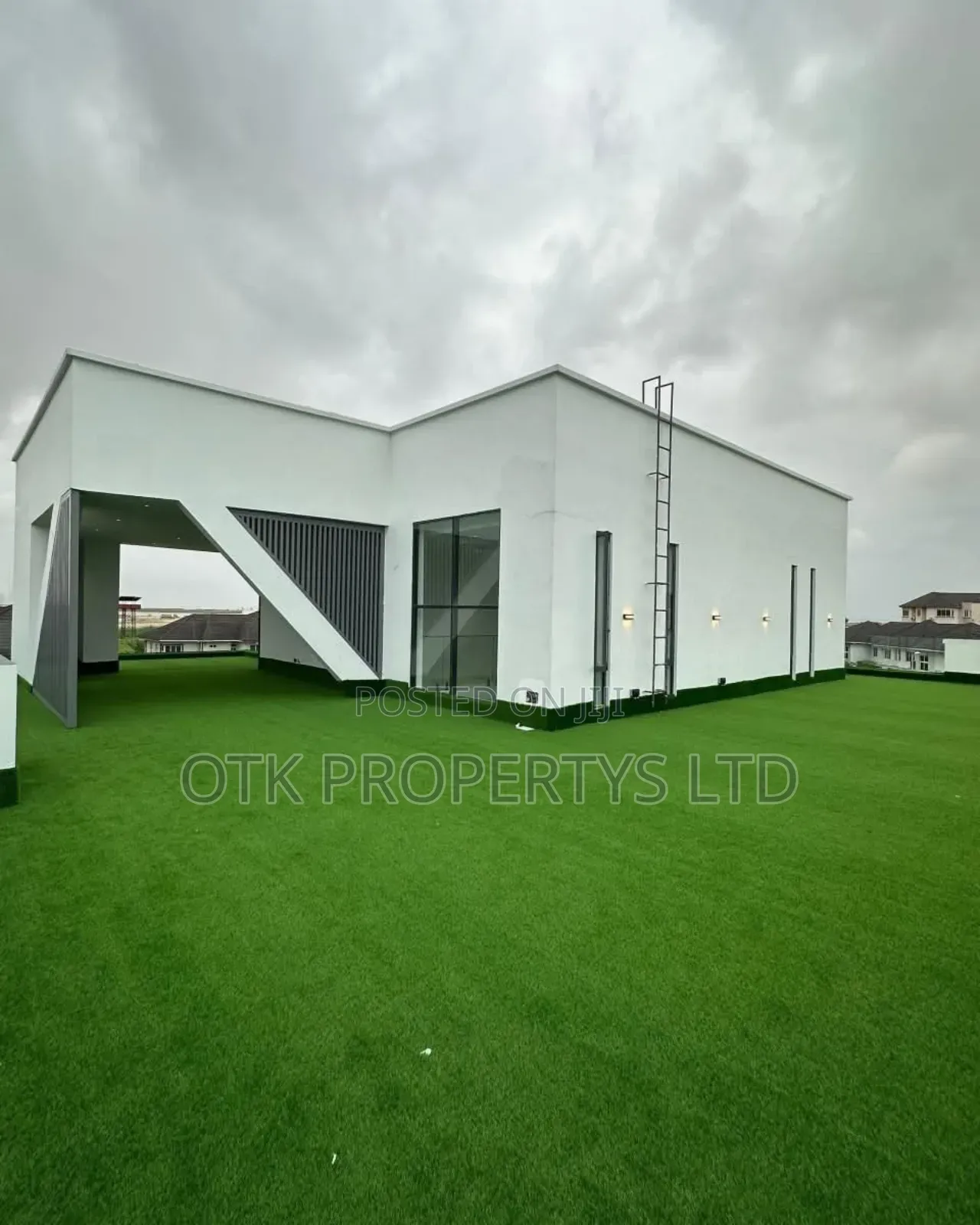 5bdrm Duplex in Osapa London Lekki for sale