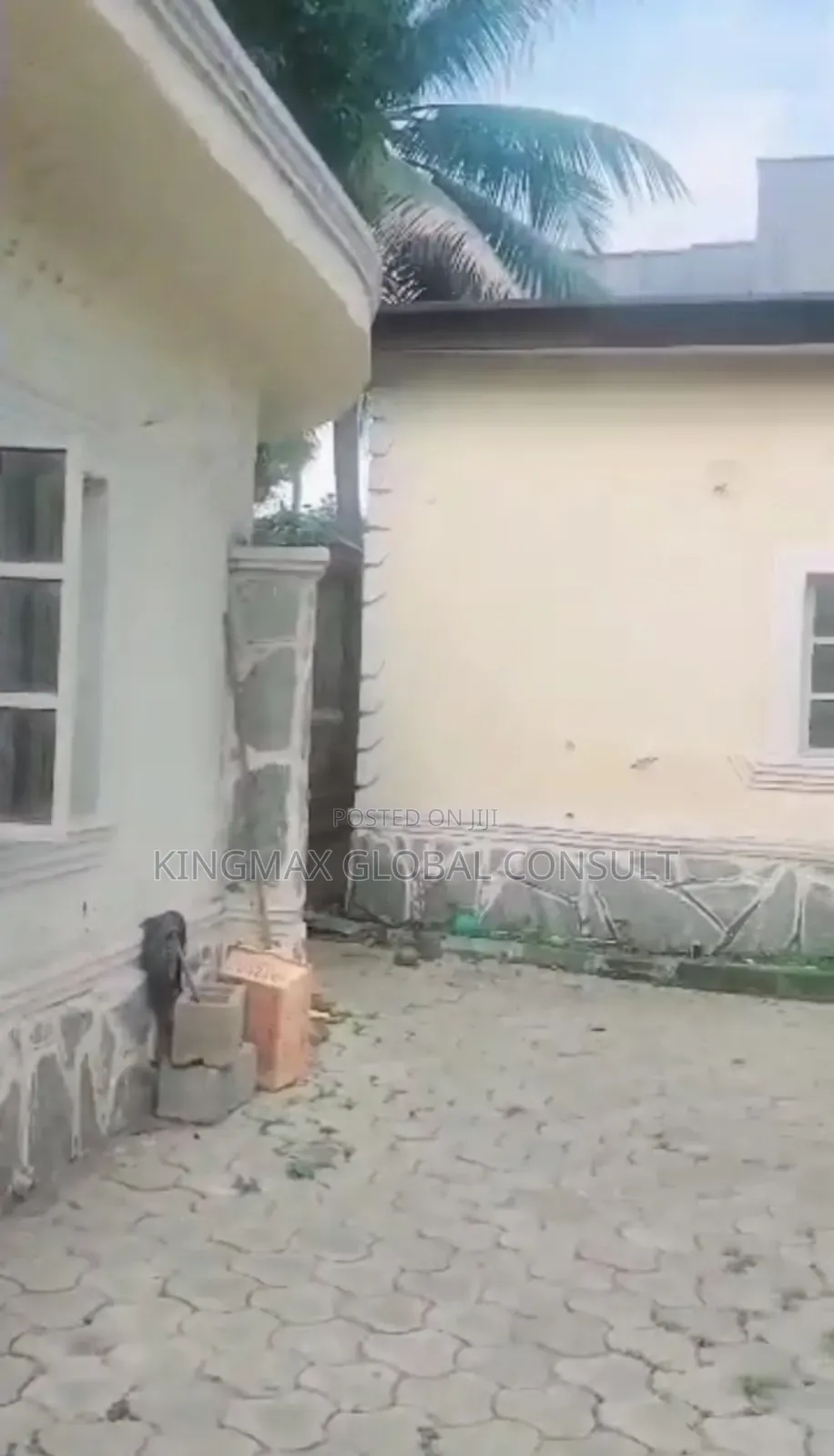 5bdrm Bungalow in Wuse2 Abuja for sale