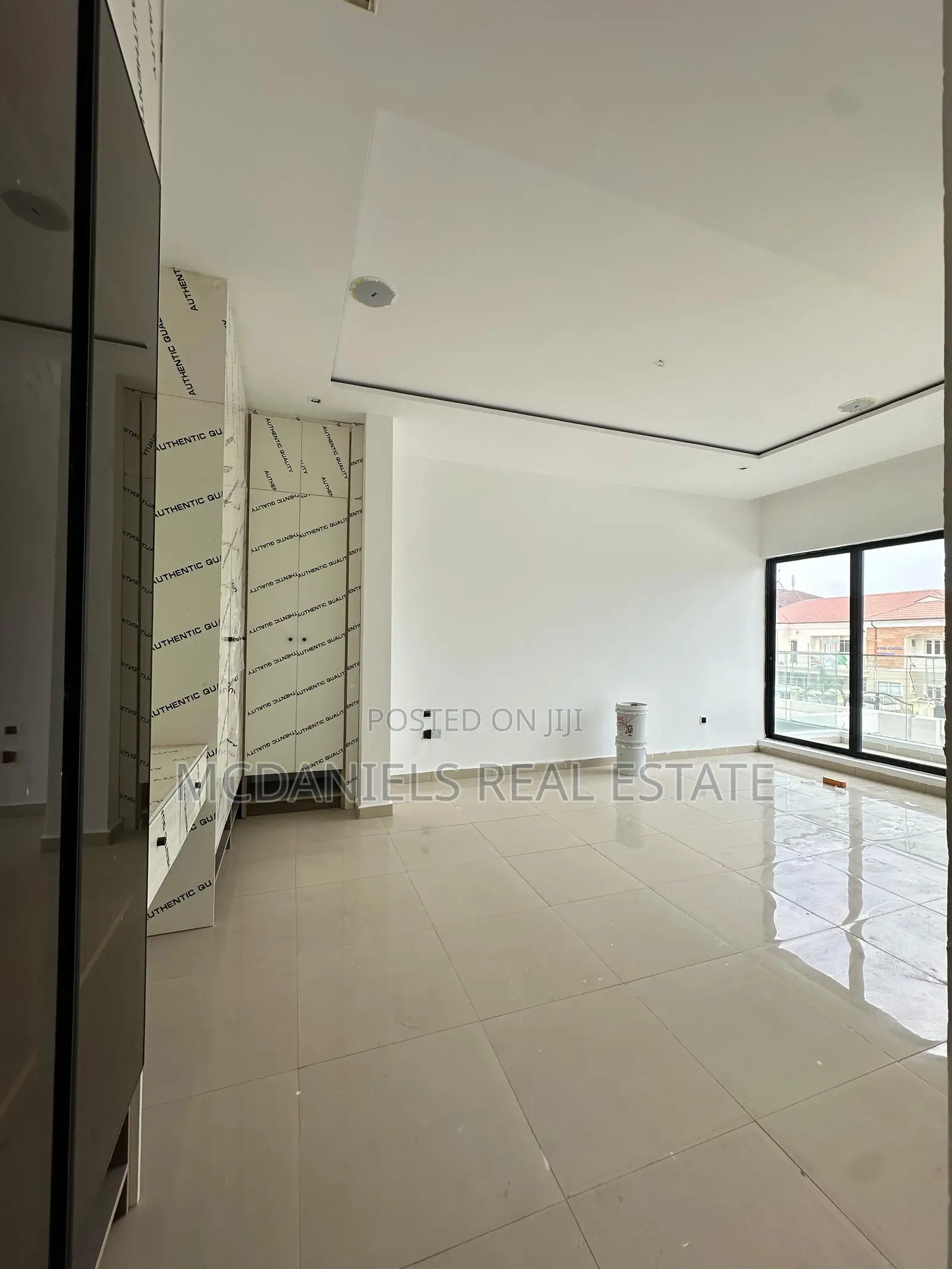 Furnished 3bdrm Apartment in Lekki Phase 1 for sale