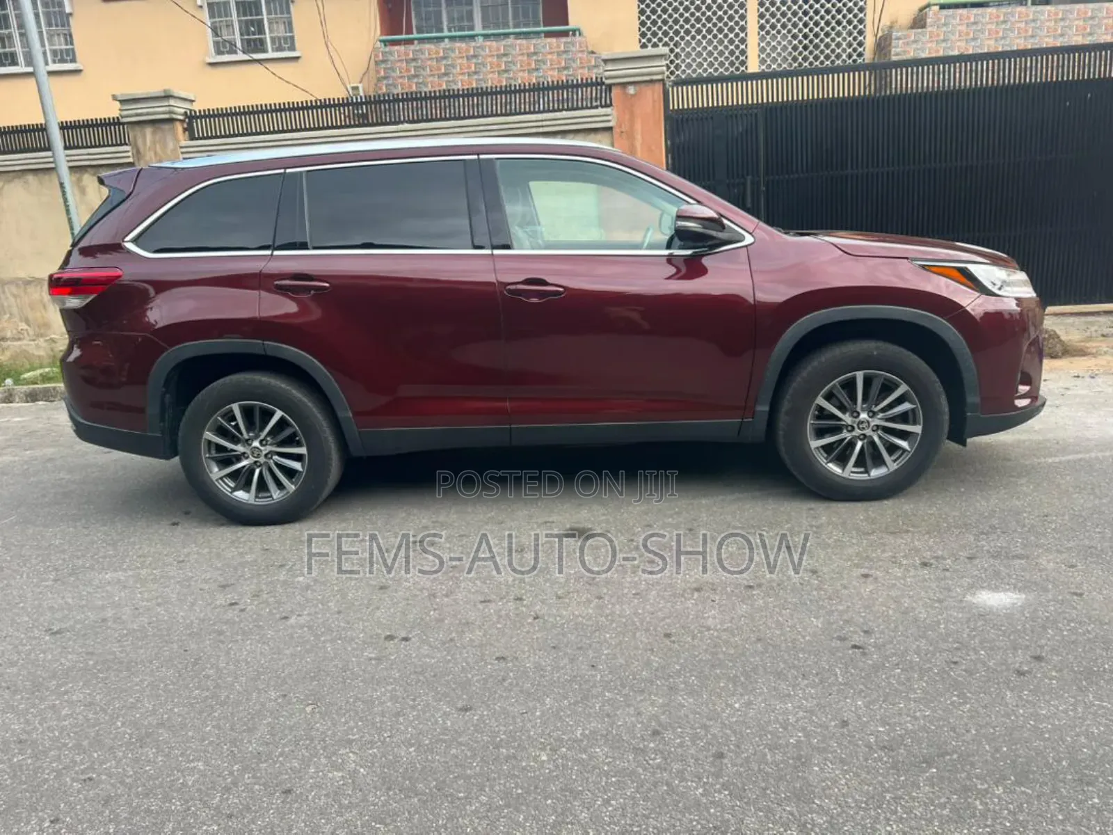 Toyota Highlander XLE 2019 Burgundy