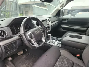Toyota Tundra 2022 Gray