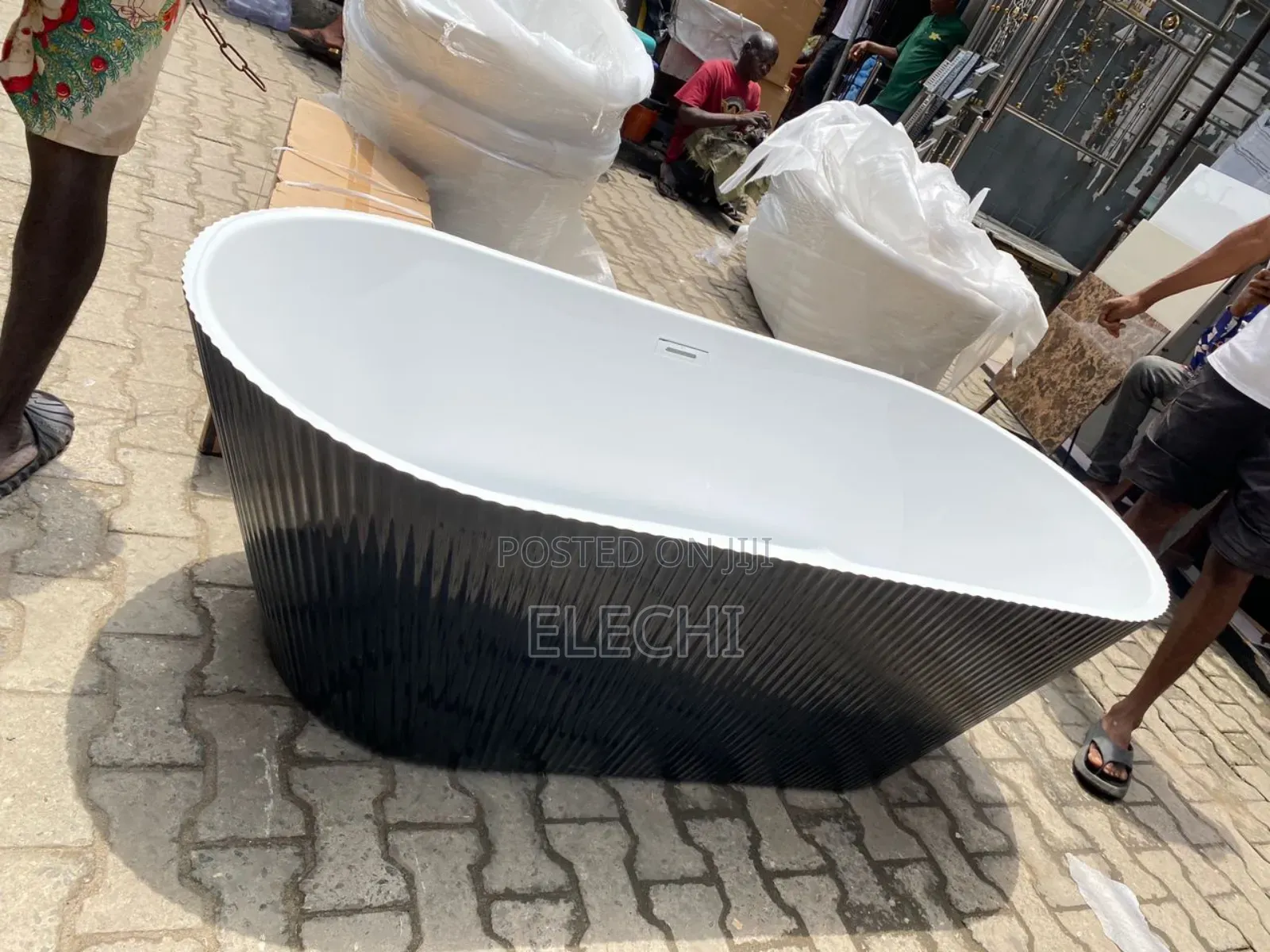 Black And White Acrylic Bathtub