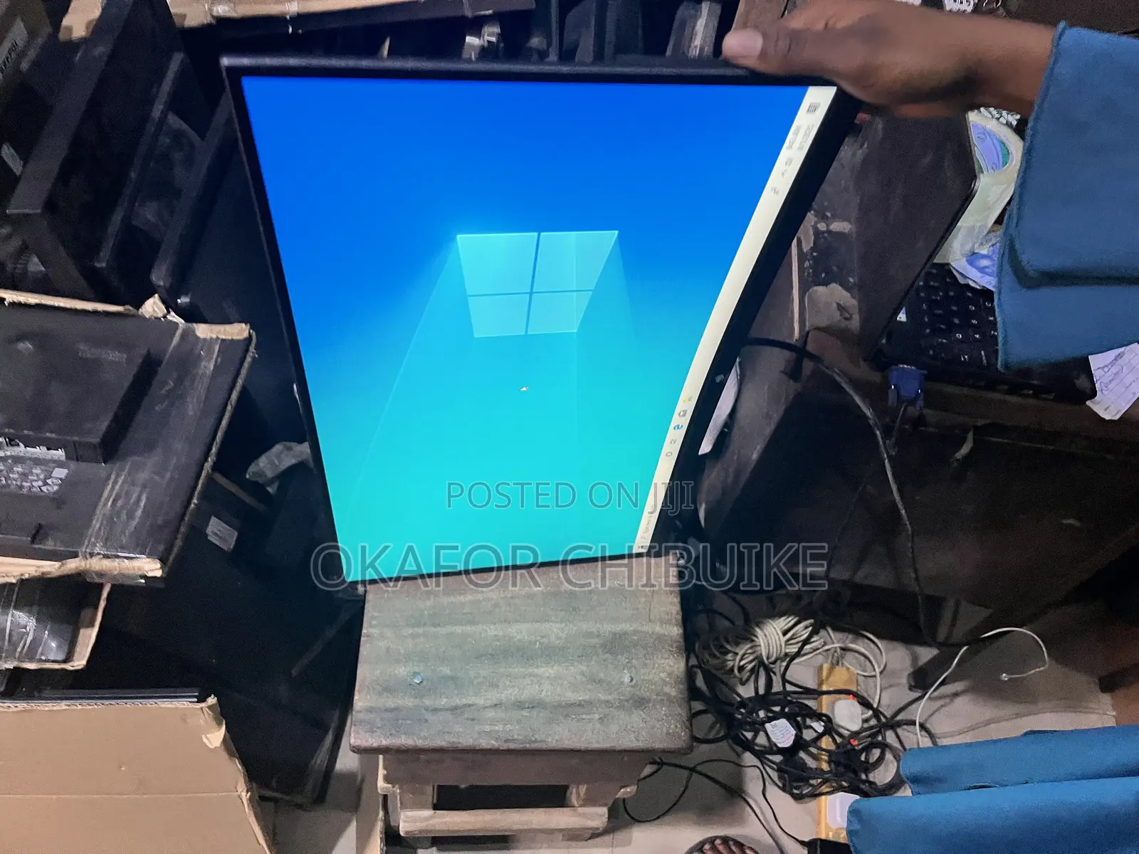 Z-Edge Ug24 24-Inch Curved Gaming Monitor 180hz Refresh Rate