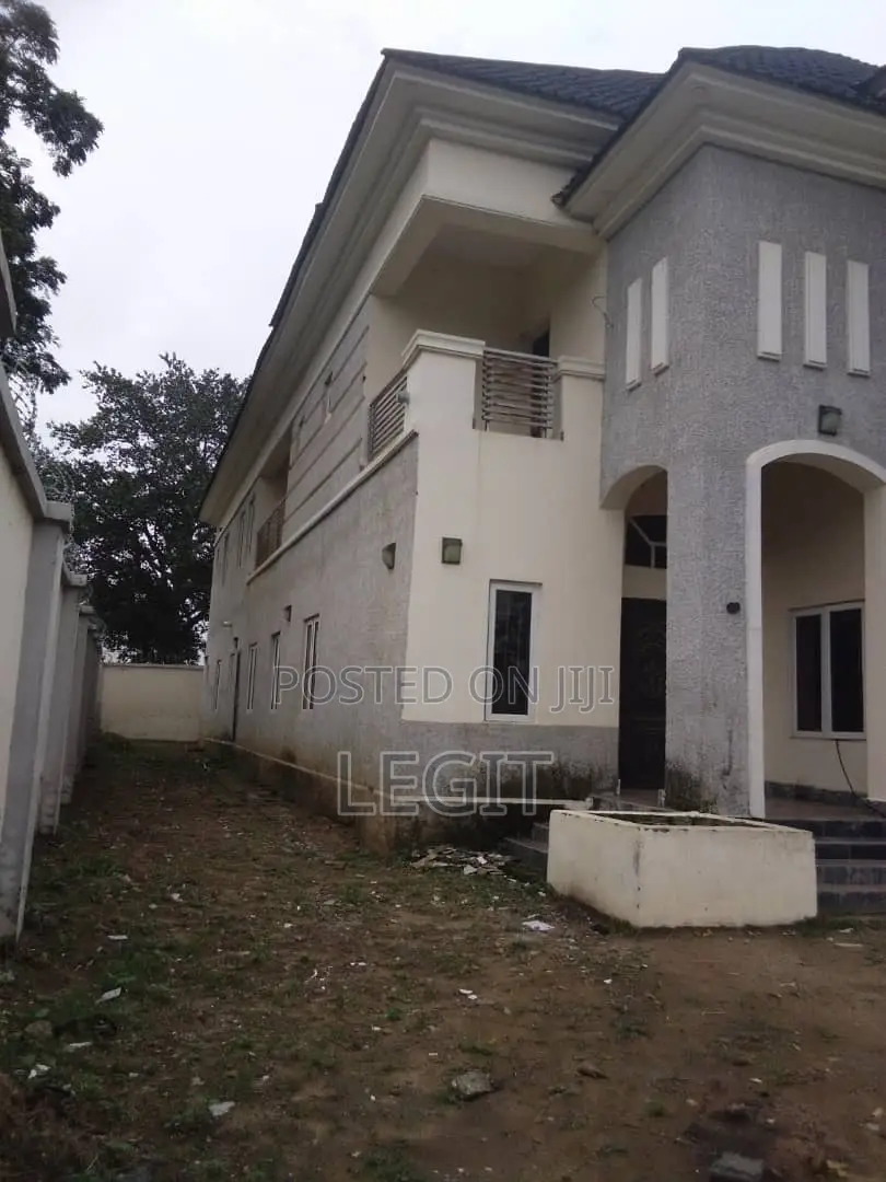 10bdrm Duplex in Lugbe District for sale