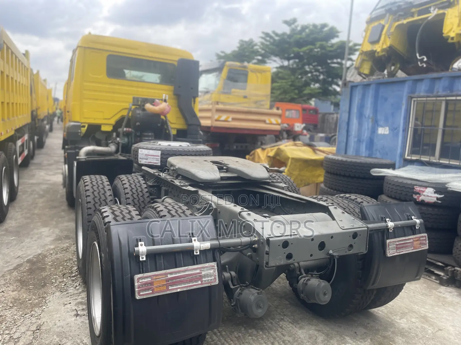 Foreign Used Howo Tractor Head 371hp 2023 Yellow