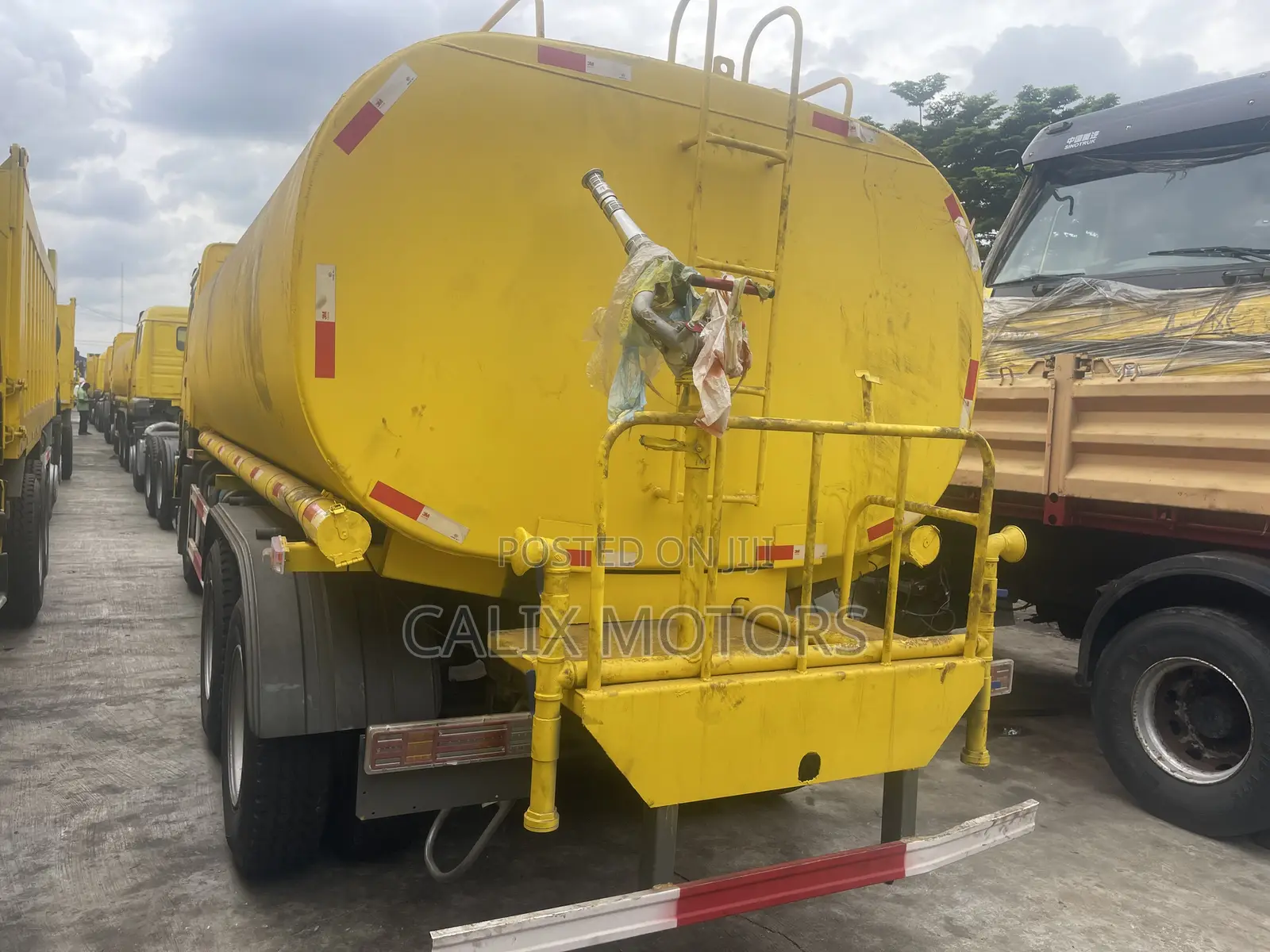 Foreign Used Howo Water Tanker 371hp.