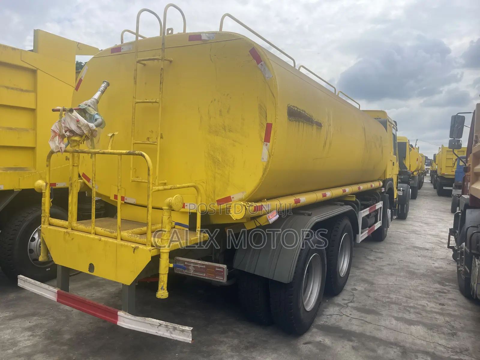 Foreign Used Howo Water Tanker 371hp.