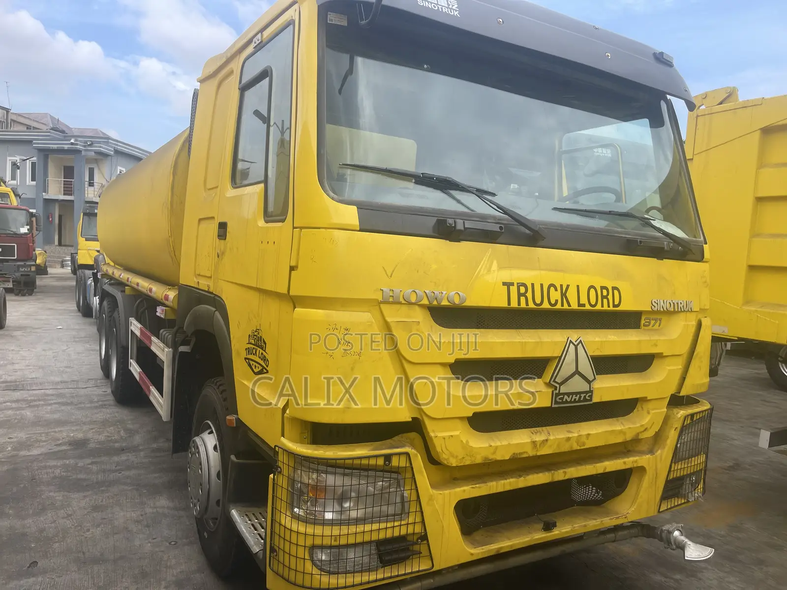 Foreign Used Howo Water Tanker 20,000 Capacity.