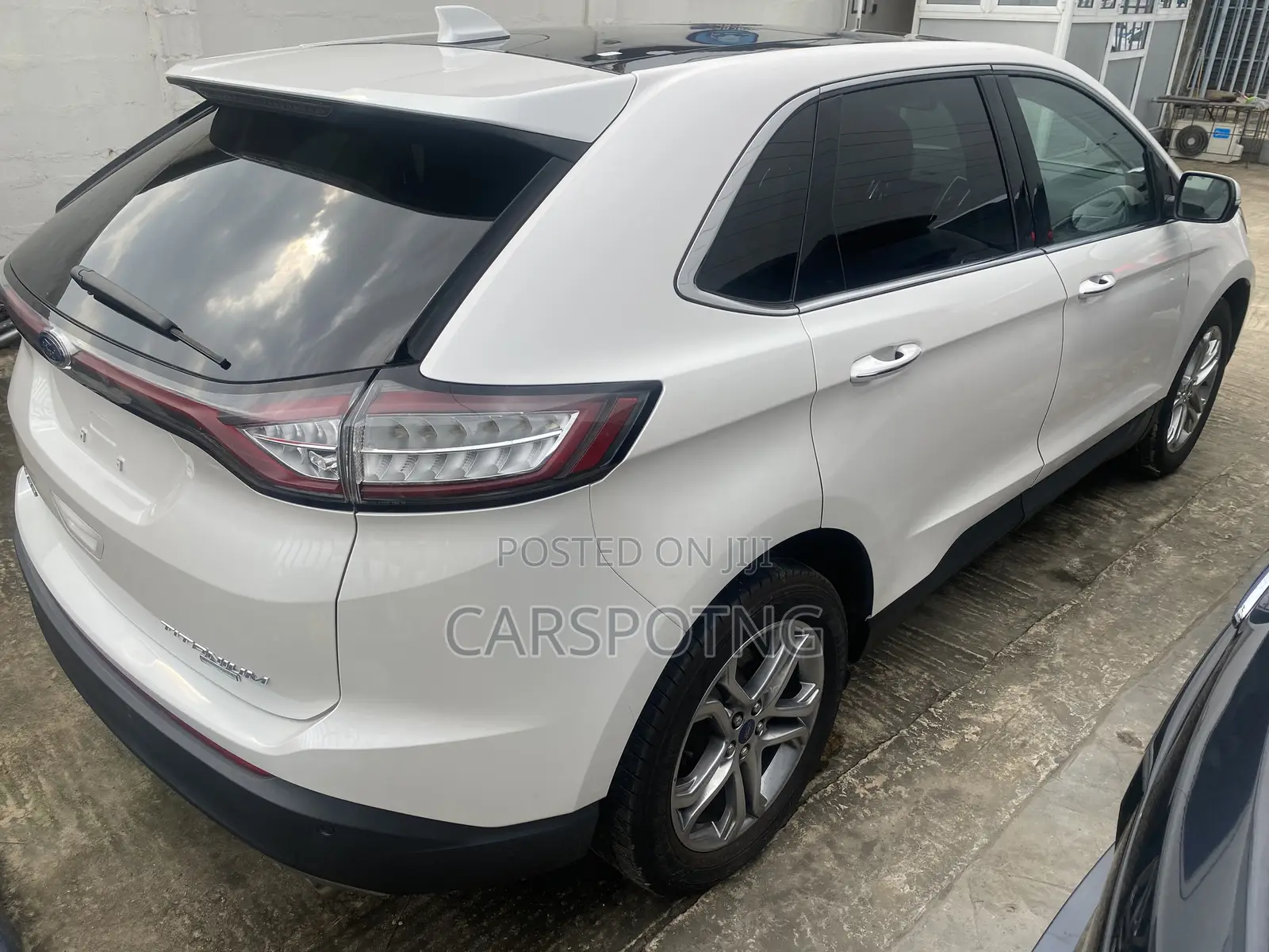 Ford Edge Titanium 4dr AWD 2017 White