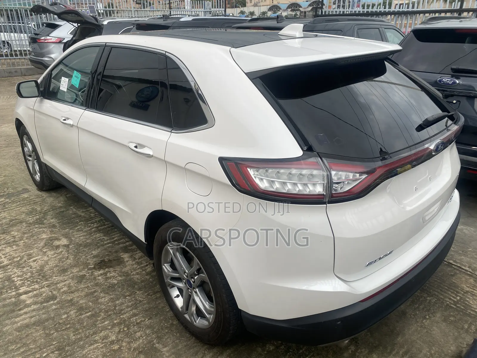 Ford Edge Titanium 4dr AWD 2017 White