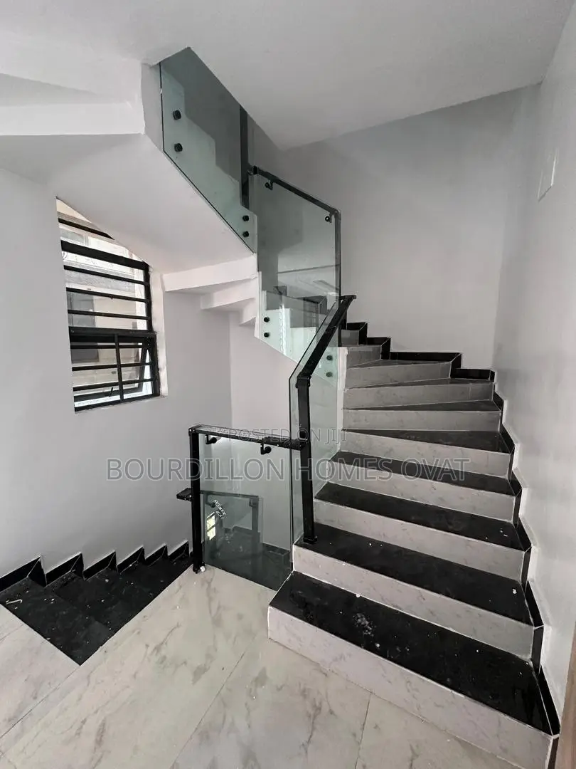 4bdrm Duplex in Lekki Phase 1 for sale