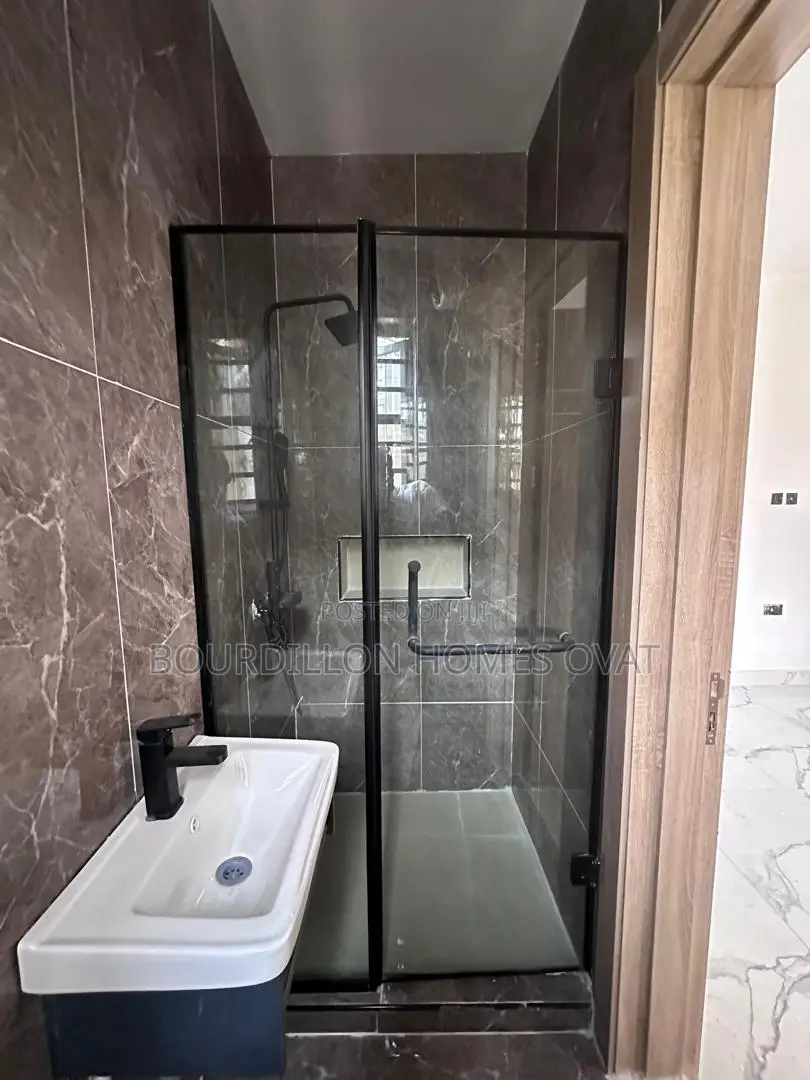 4bdrm Duplex in Lekki Phase 1 for sale