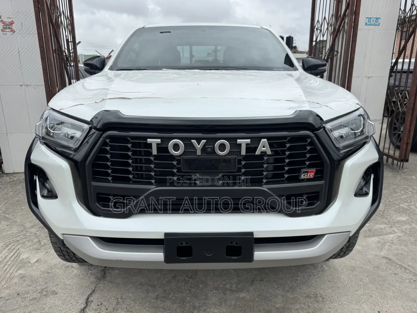 New Toyota Hilux 2024 White