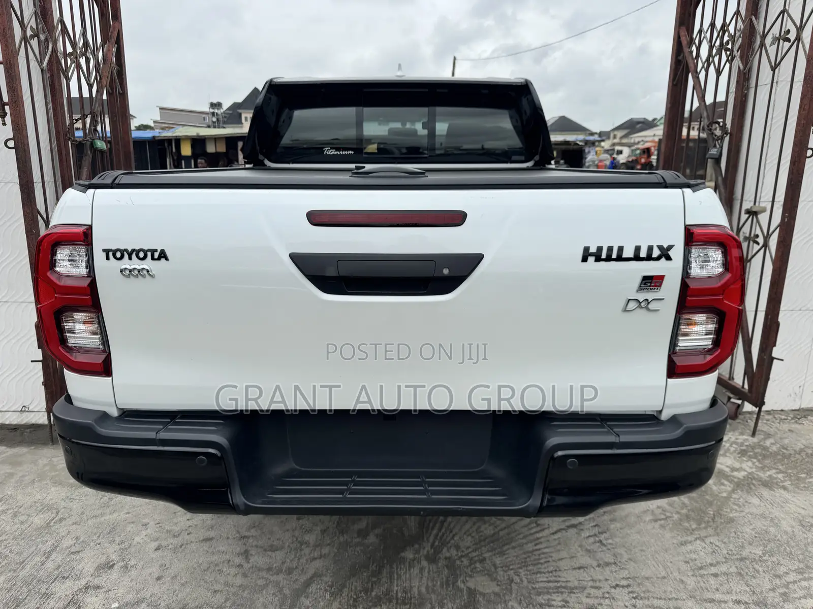 New Toyota Hilux 2024 White